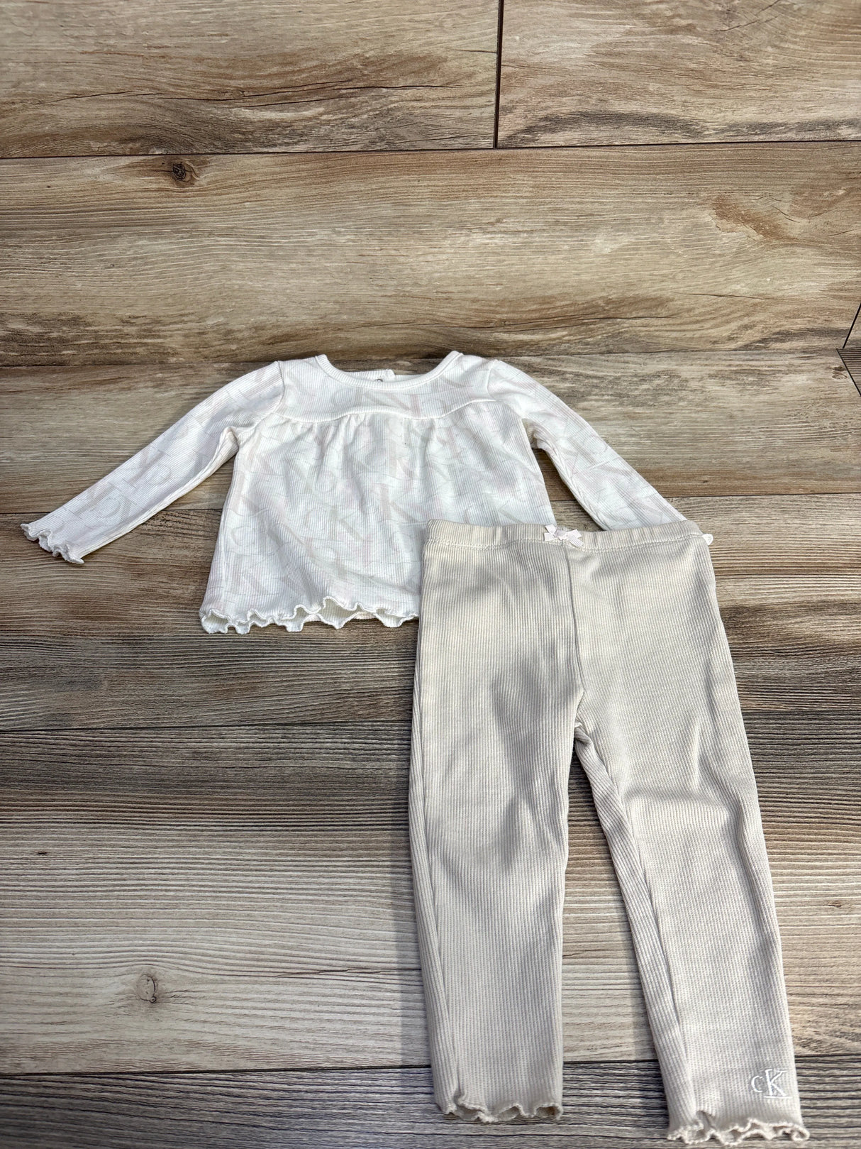Calvin Clein 2pc Set Ribbed Long Sleeve Shirt & Leggings White sz 12m