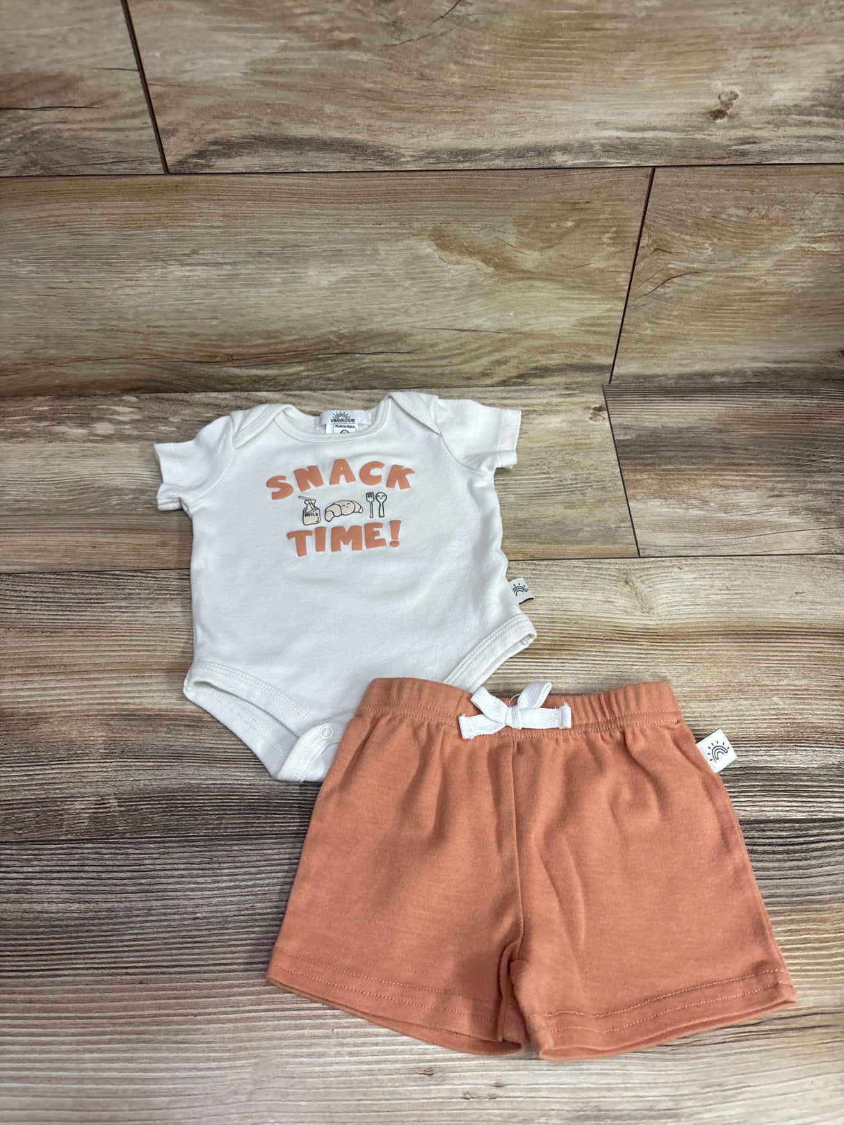 Wonderluxe 2pc Snack Time Bodysuit & Shorts Set White sz 3/6m