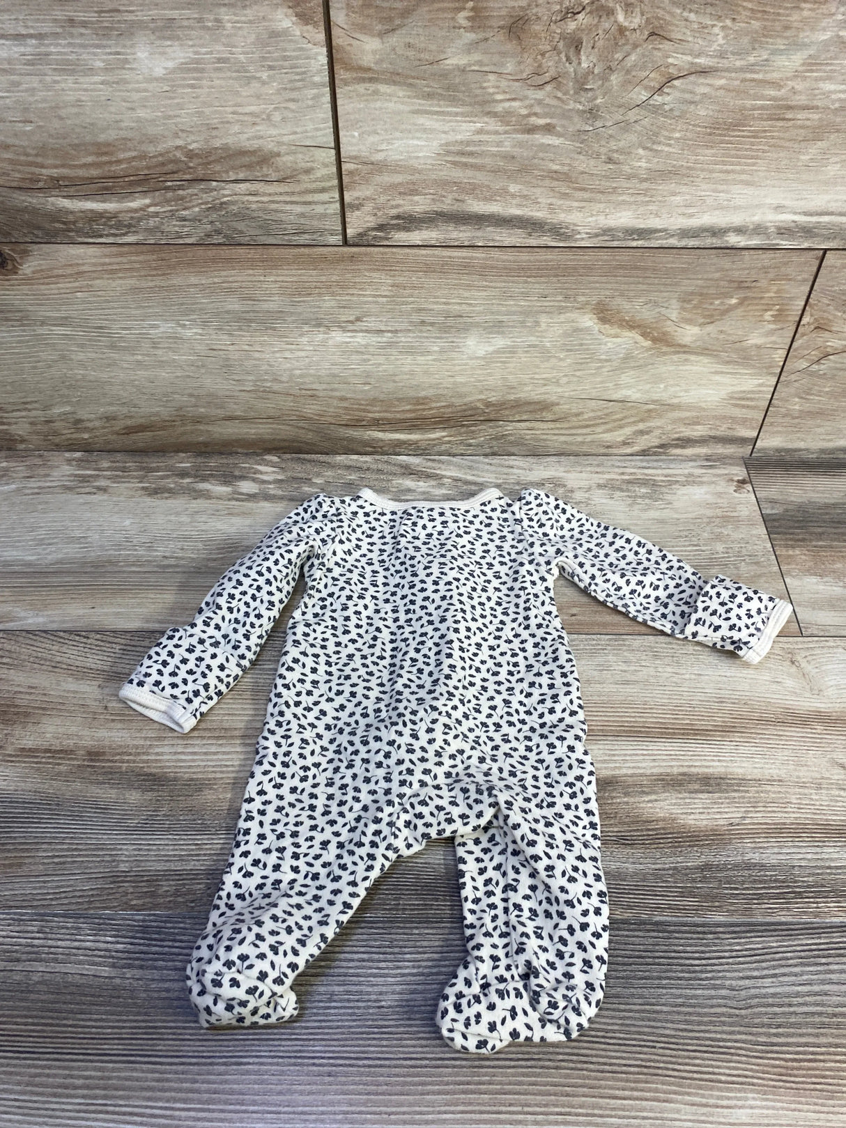 Carter's Sleeper Ivory sz Newborn