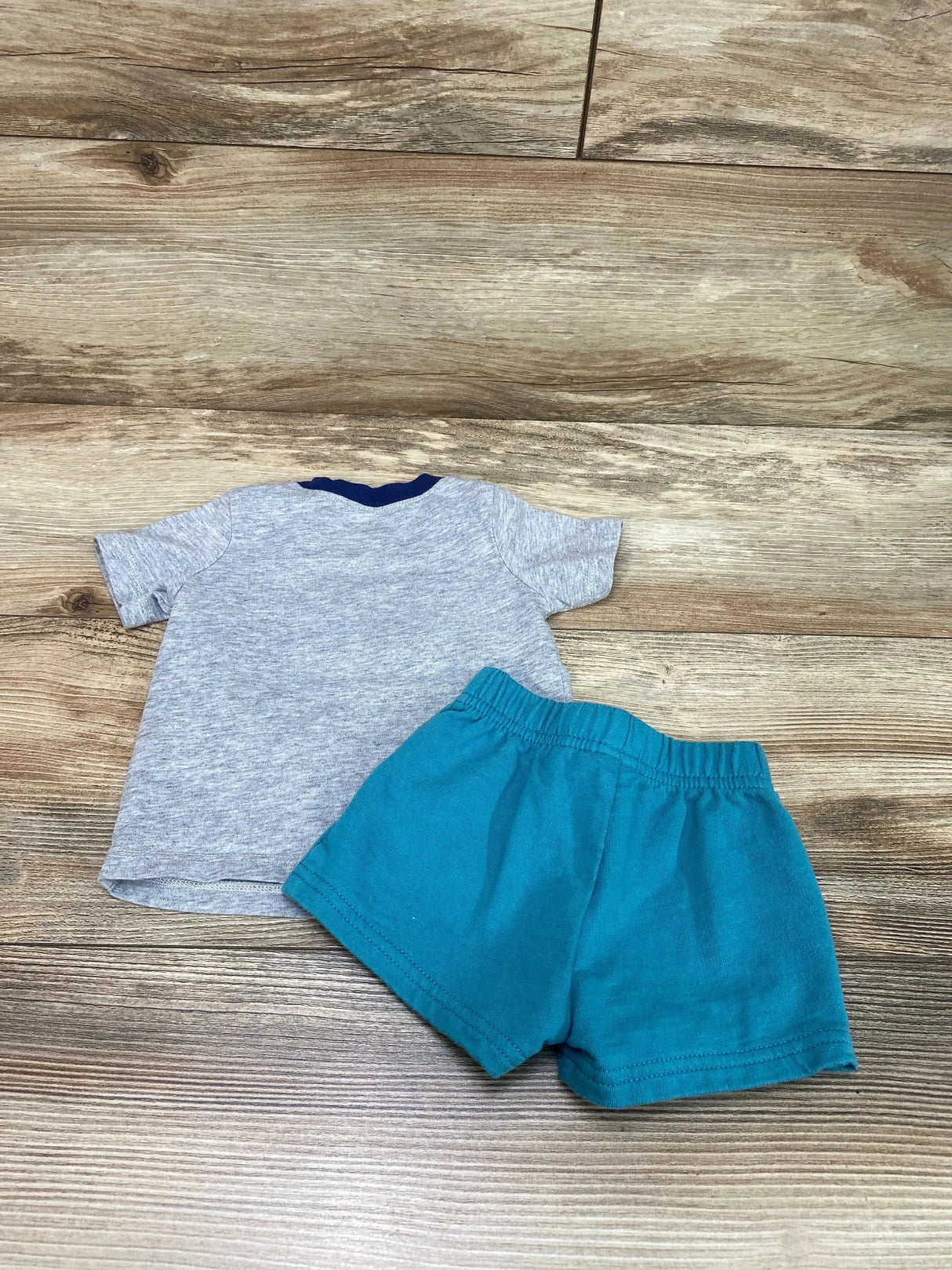 Carter's 2pc Shark Shirt & Shorts Grey sz 3m