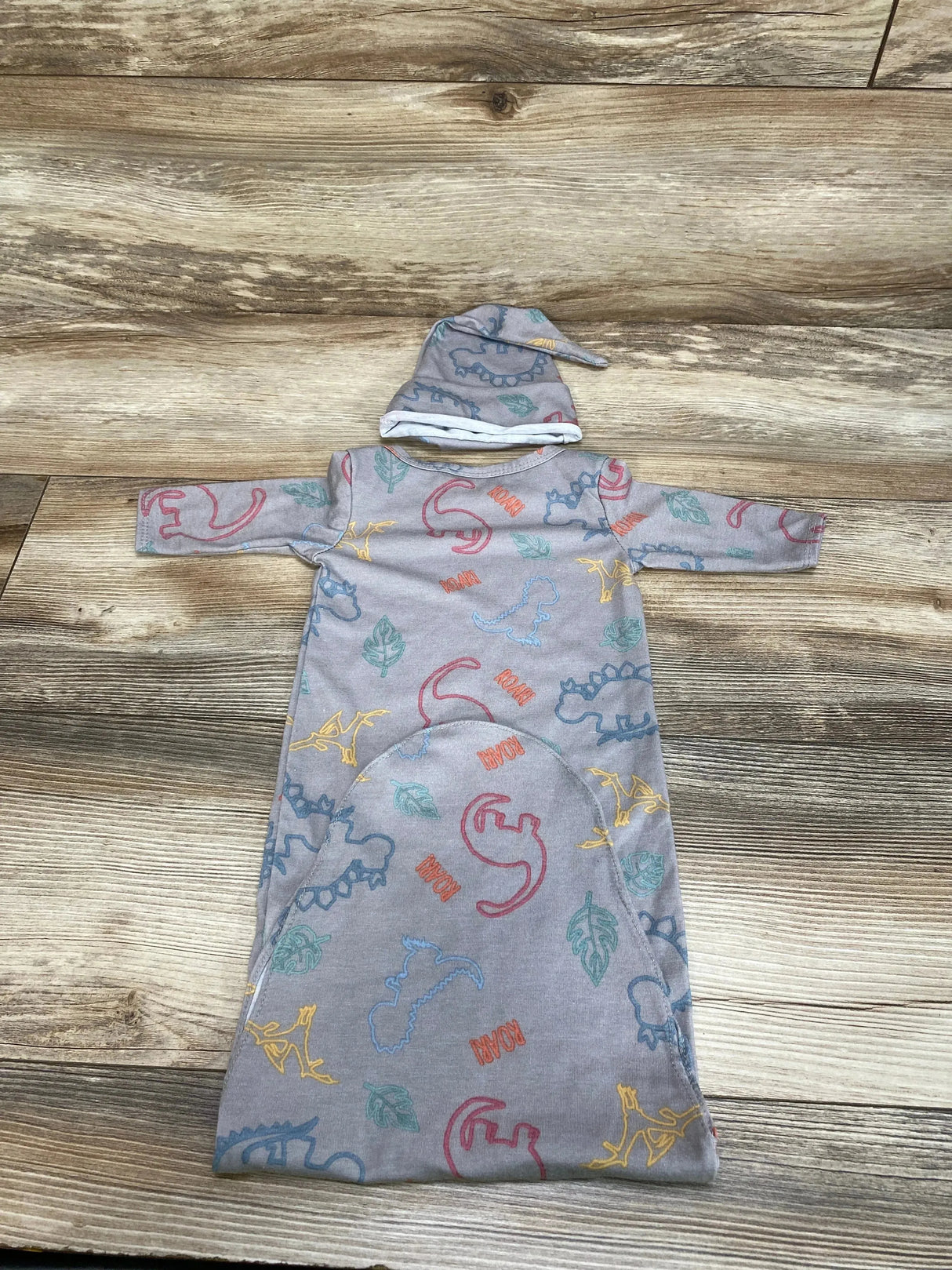 Toby 2pc Dino Knot Gown & Hat Grey sz 0-3m