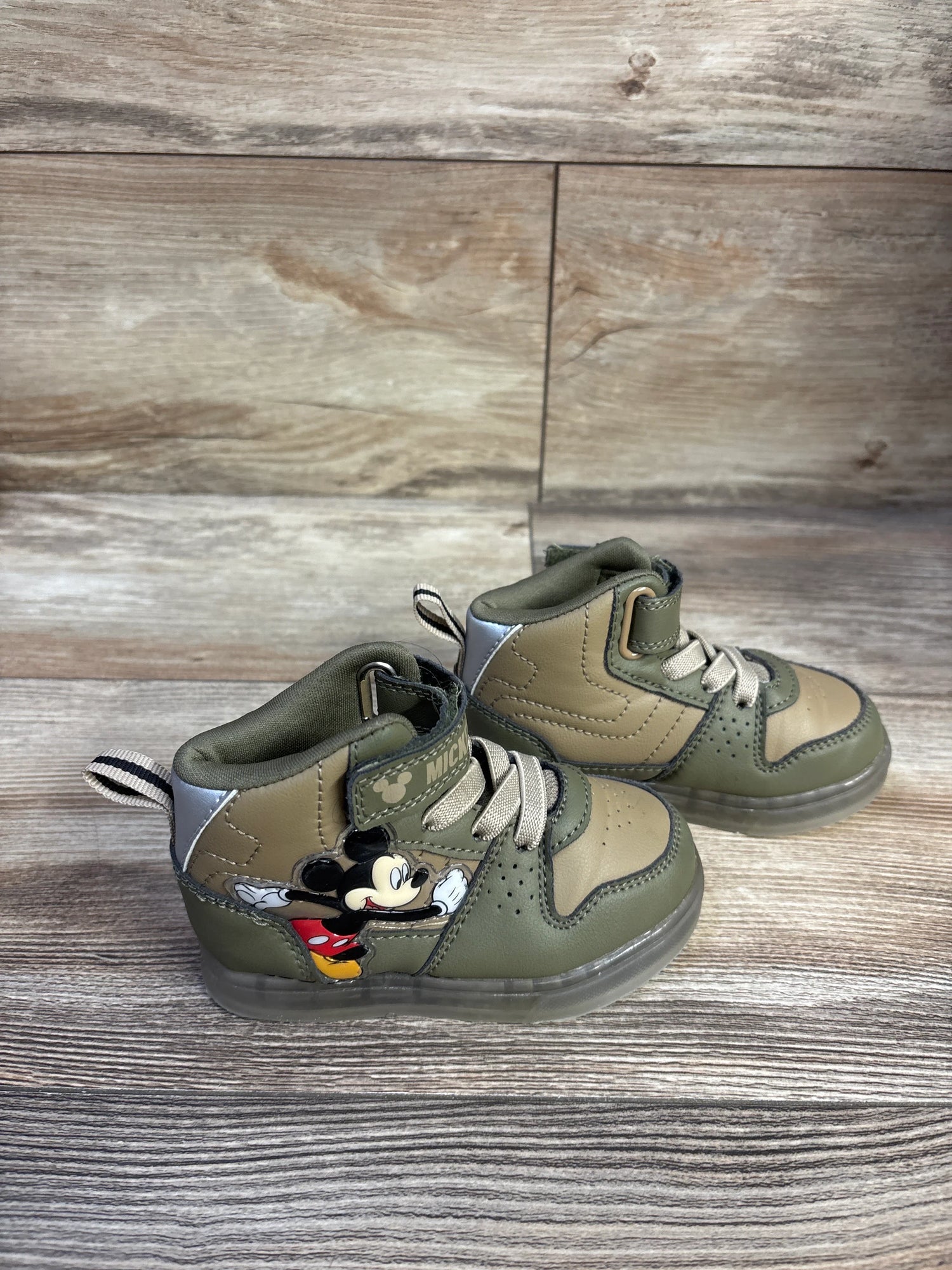 Disney Mickey Mouse Light-Up High Top Sneakers Green sz 6c