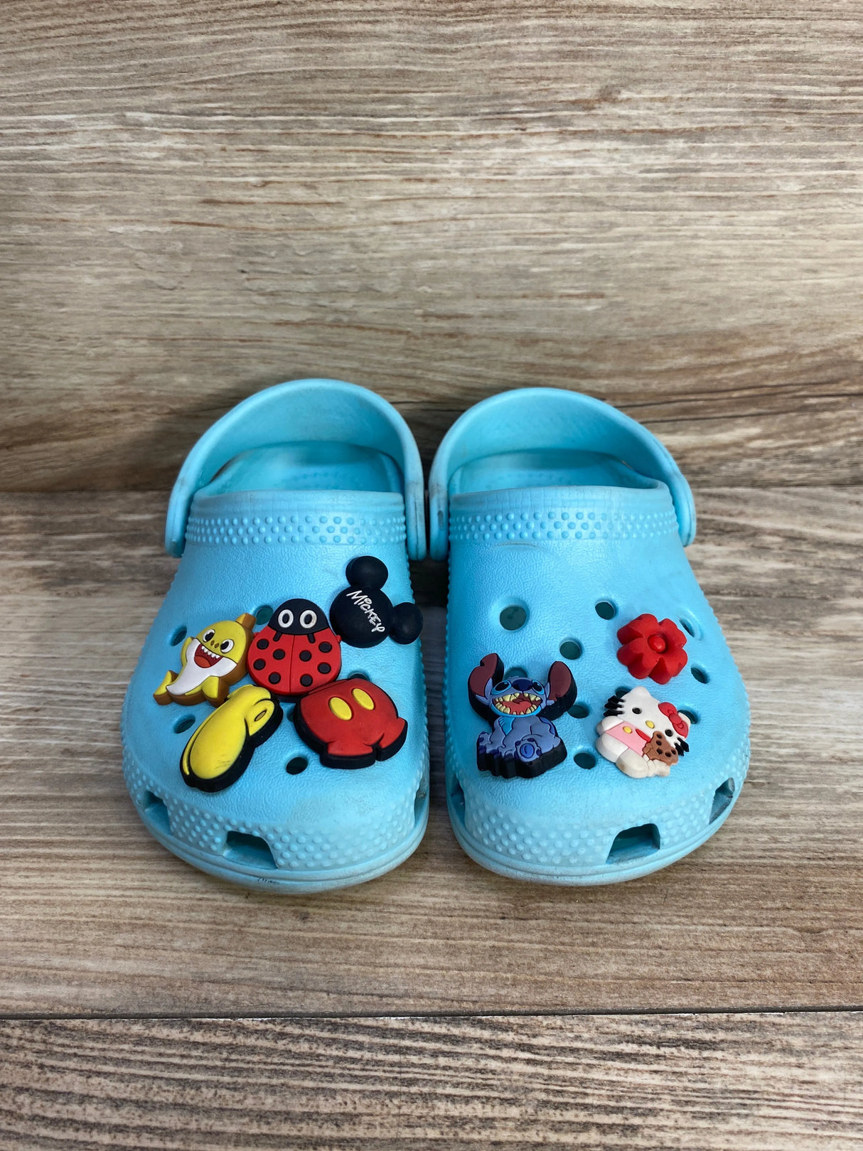 Crocs Classic Clogs Aqua w/ Jibbitz sz 7c