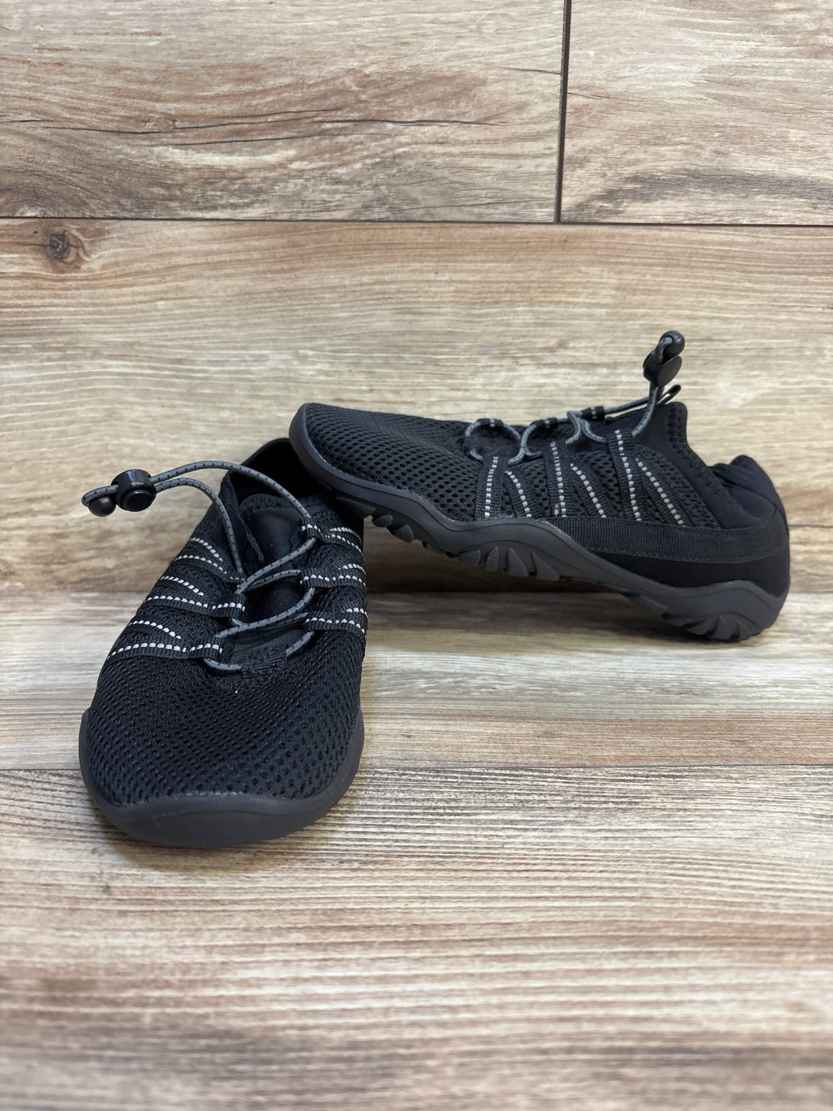 NEW All In Motion Windsor Water Sneakers Black sz 3Y