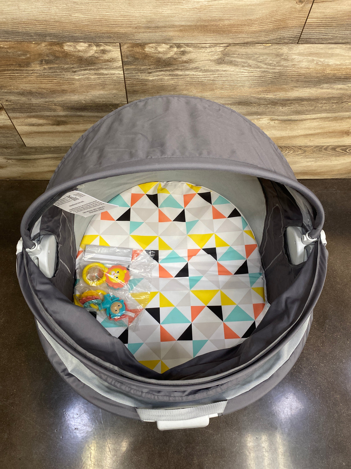 NEW Fisher Price On-The-Go Baby Dome in Windmill