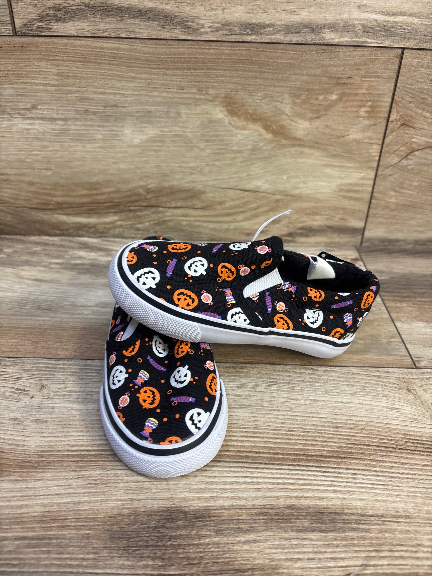 NEW Tommy Bahama Glow in The Dark Halloween Sneakers Black sz 9c