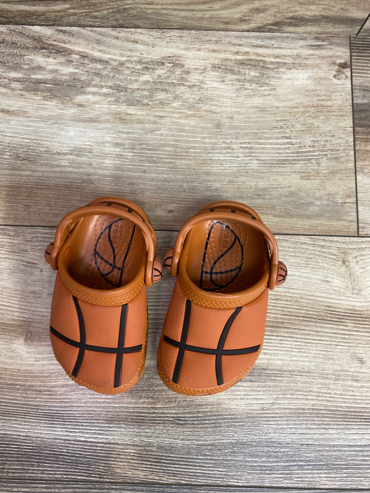Crocs Classic Basketball Clog Orange sz 5c