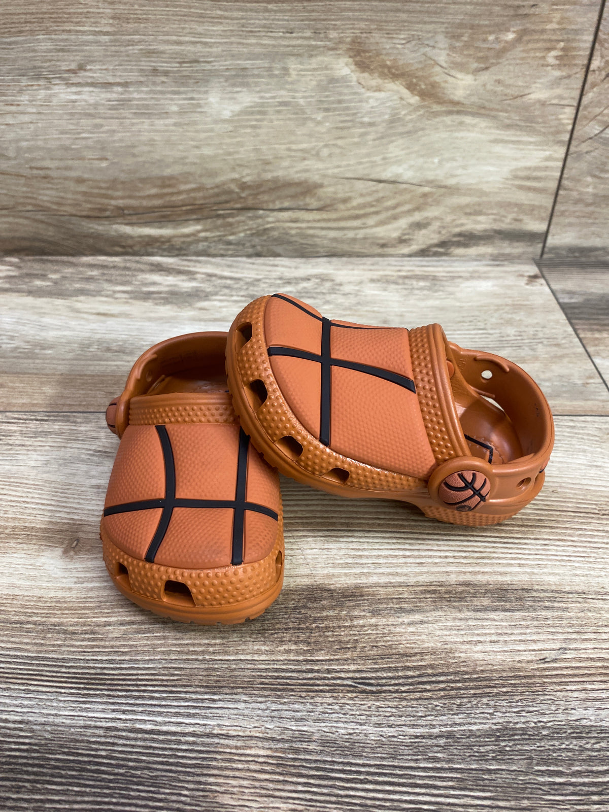 Crocs Classic Basketball Clog Orange sz 5c