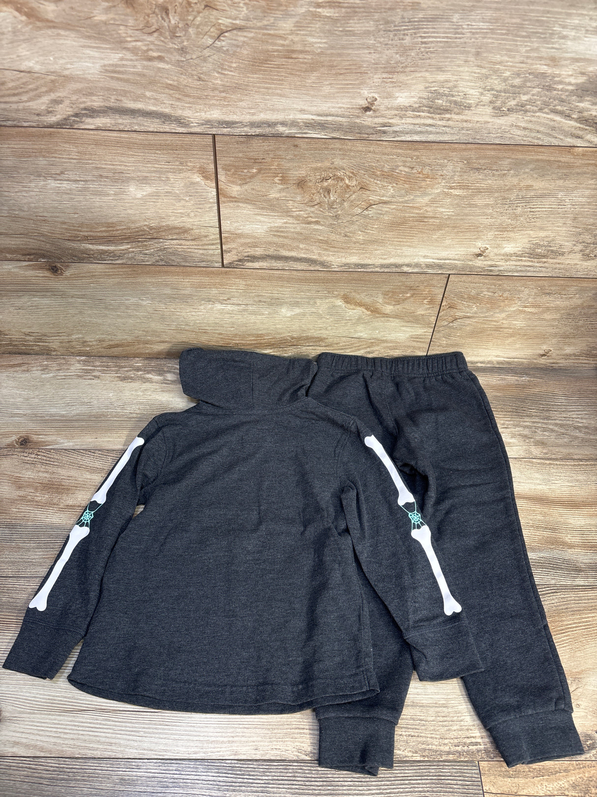 Cat & Jack 2pc Skeleton Sweatshirt & Jogger Set Grey sz 4T