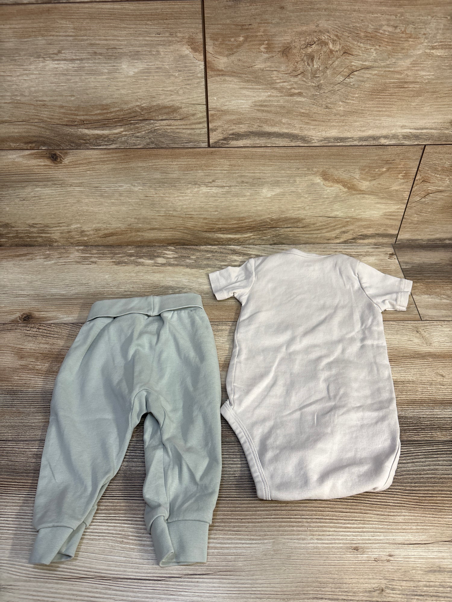 H&M 2pc Panta Bodysuit & Foldover Pants Set Beige sz 12m