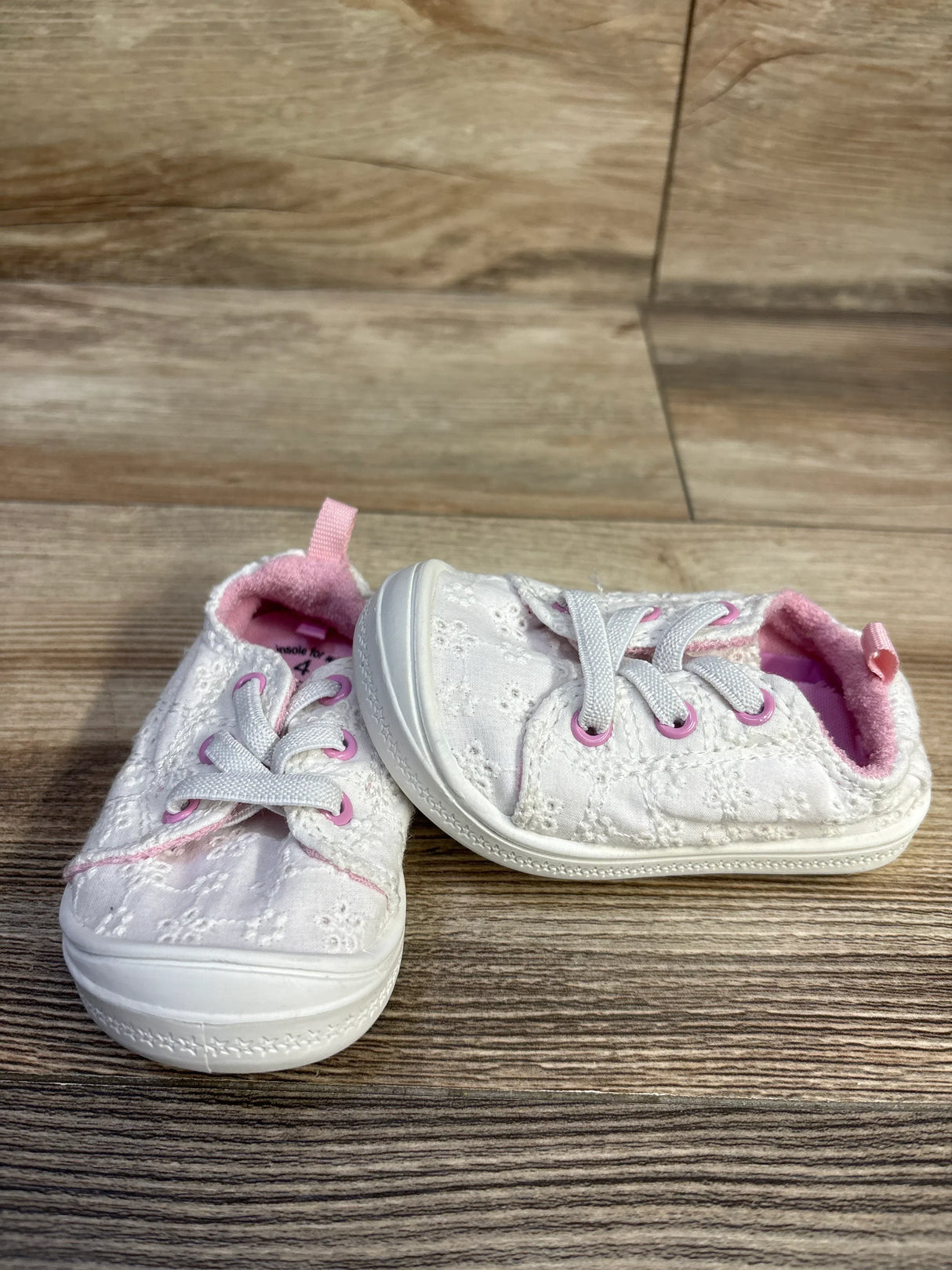 Wonder Nation Casual Bump Toe Eyelet Sneakers White sz 4c