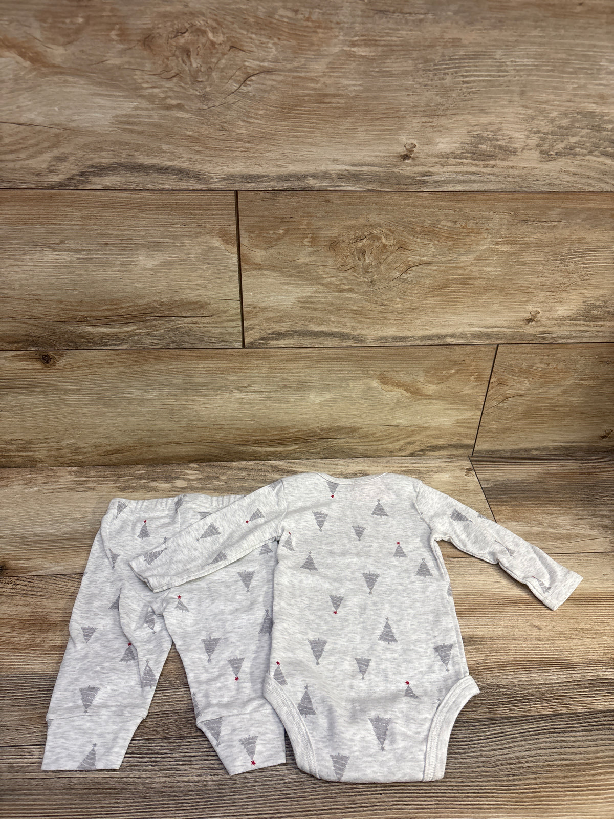 Just One You 2pc Merry & Bright Bodysuit & Bottoms Set Grey sz 6m