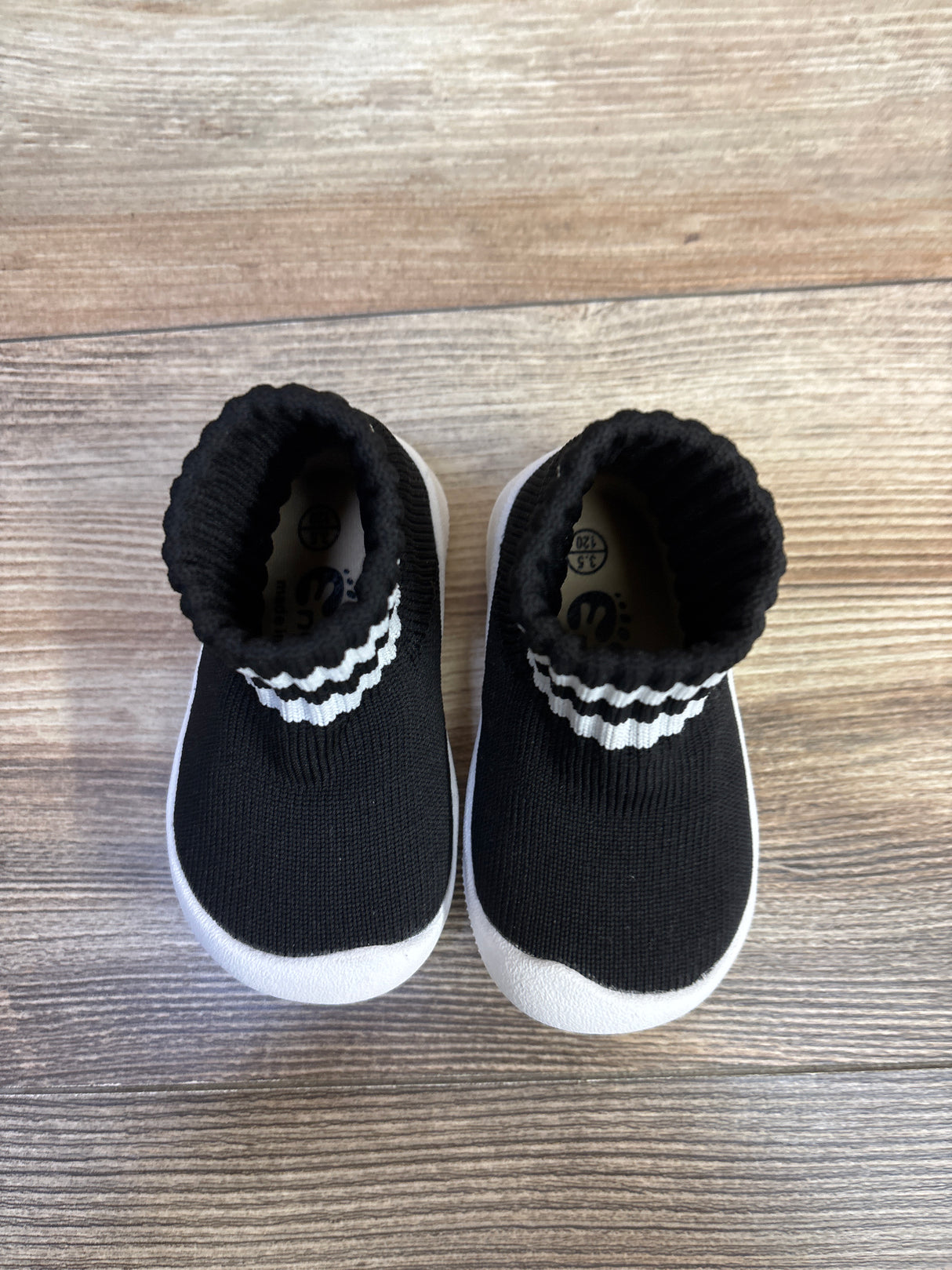 Engtoy Sock Shoes Black sz 3.5c