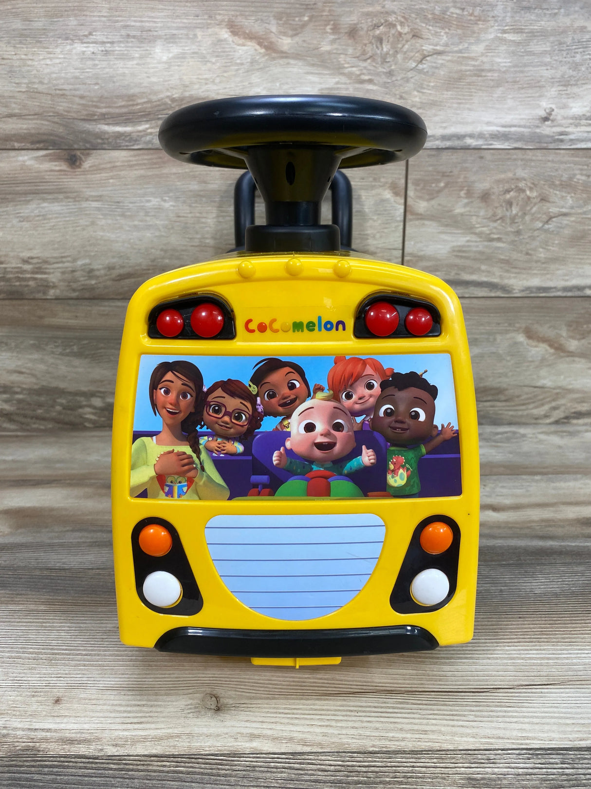 CoComelon School Bus Ride-on Yellow