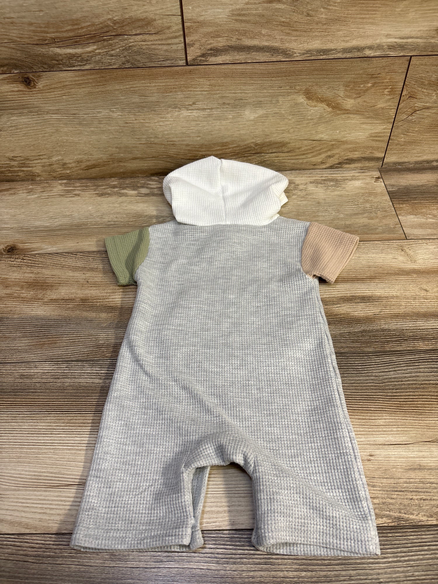The Ollie Bee Hooded Waffle Romper Grey sz 12-18m
