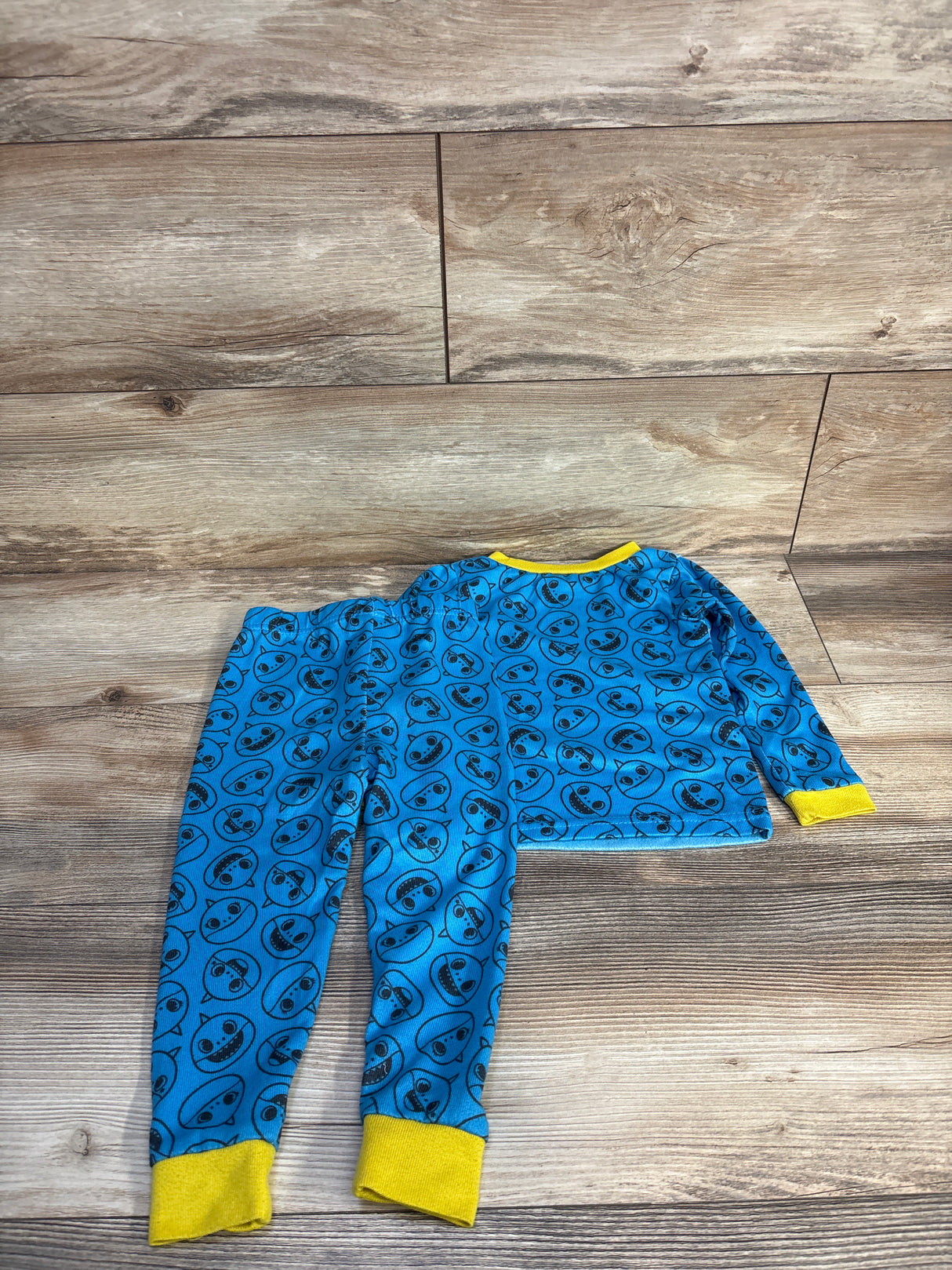Baby Shark 2pc Pajama Set Blue sz 3T