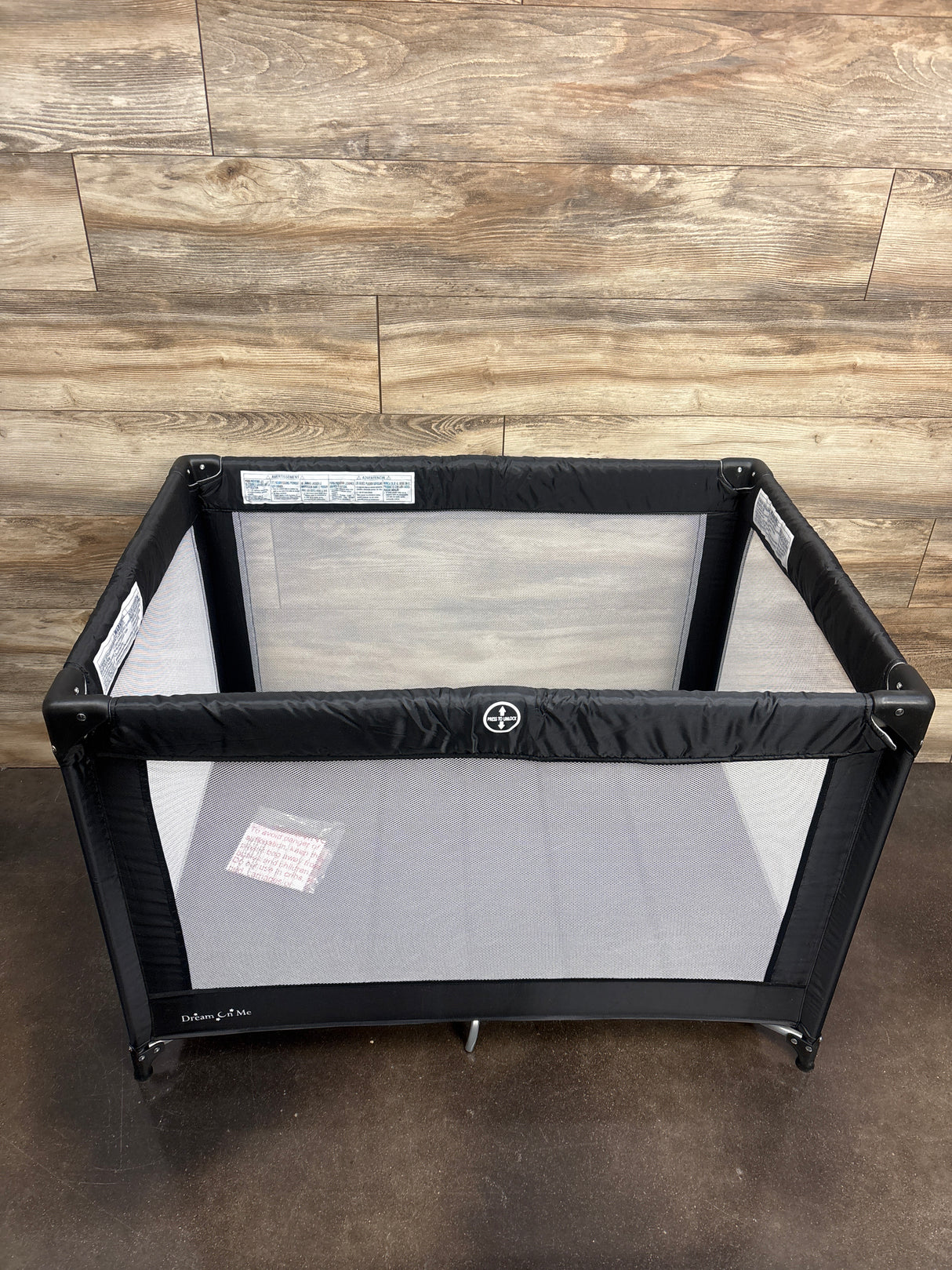 Dream on Me Zodiak Play Yard, Black