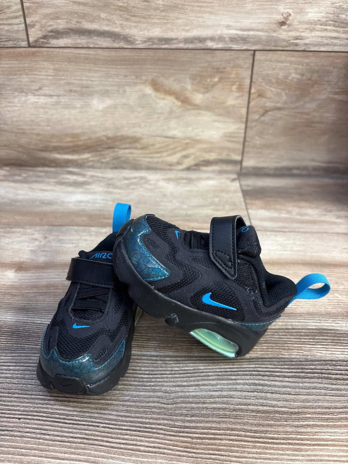 Nike Air Max 200 Black Aurora Sneakers sz 4c