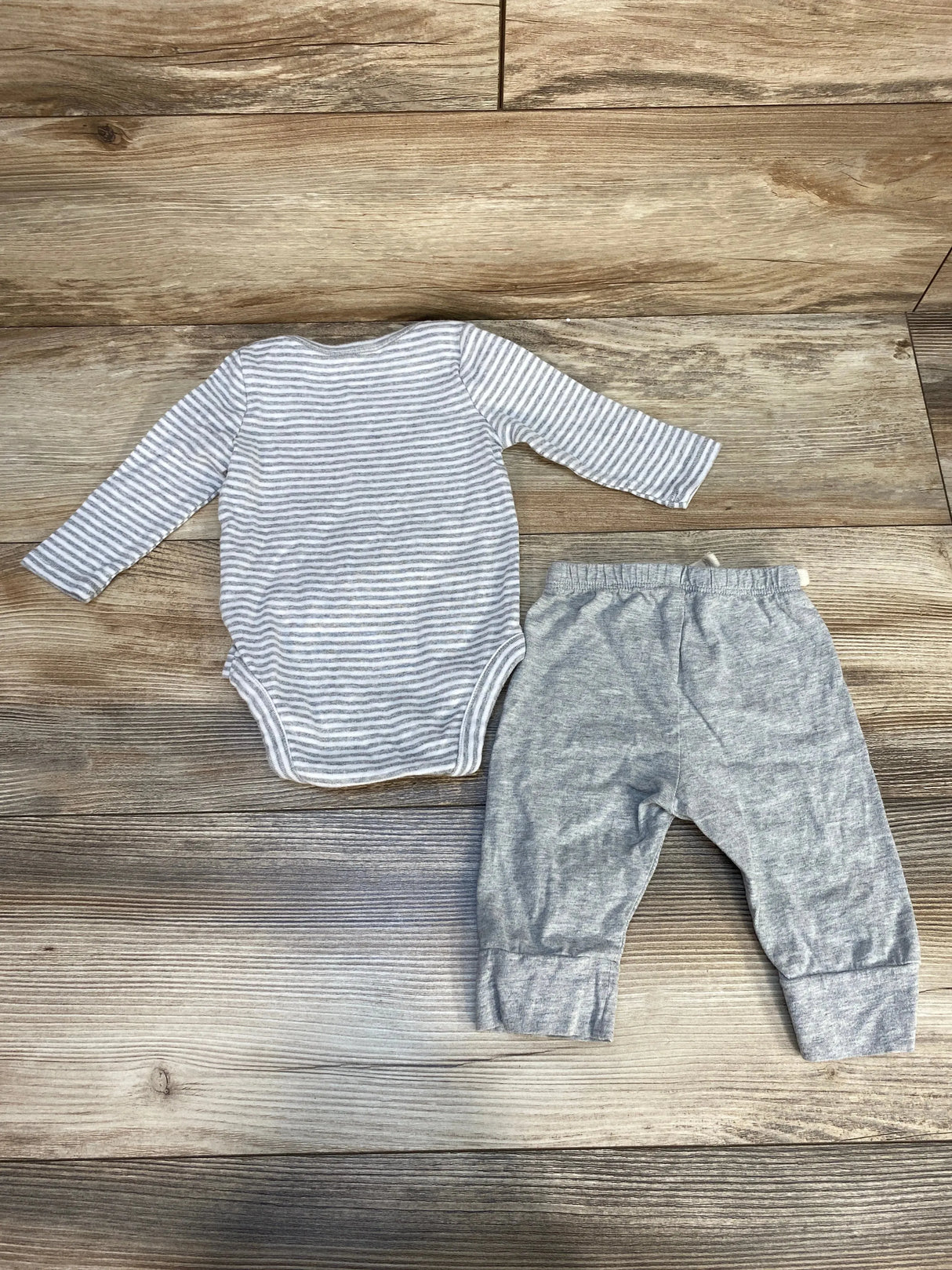 Baby Gap 2pc Striped Bodysuit & Pants Grey sz 3-6m