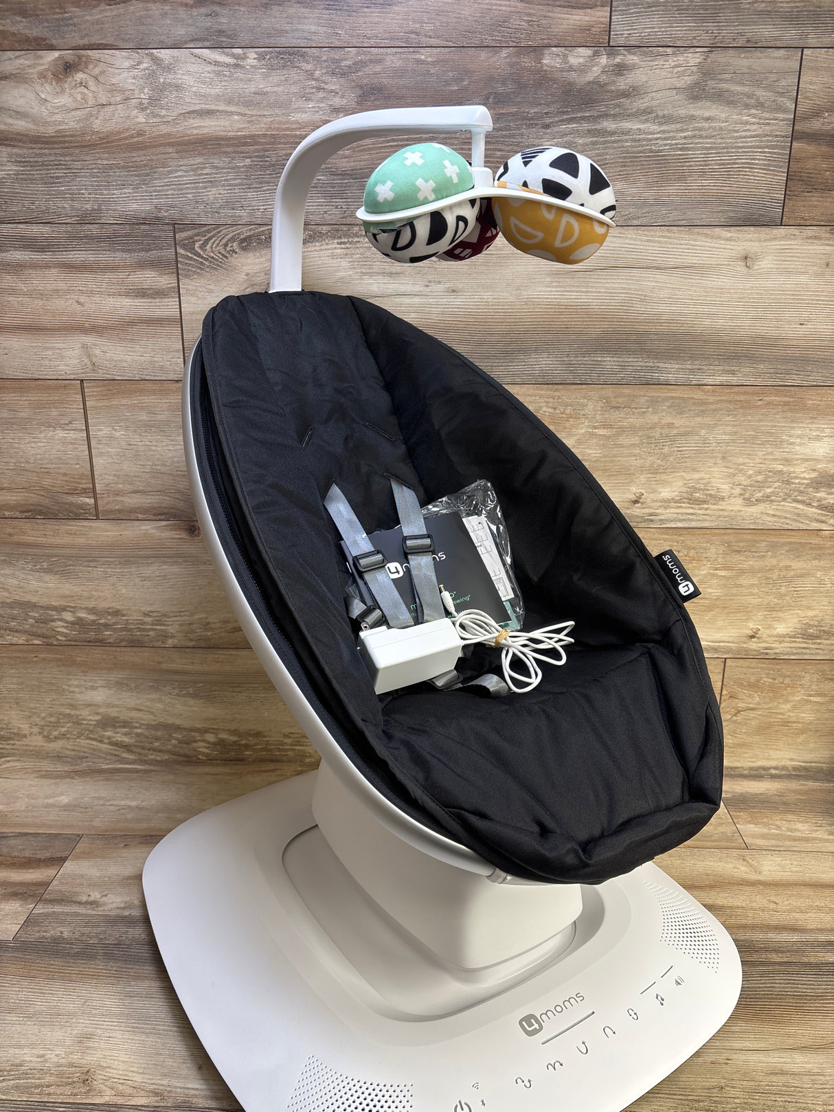 4moms mamaRoo Multi-Motion Baby Swing Smart Connectivity in Black