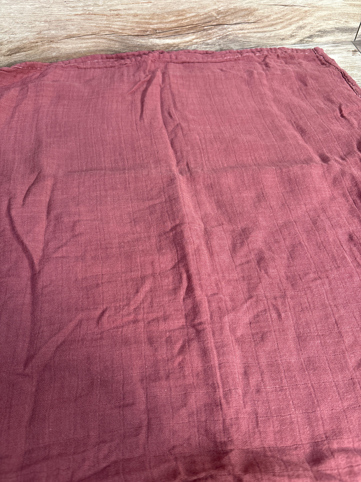 Momcozy Bamboo Swaddle Blanket Burgundy