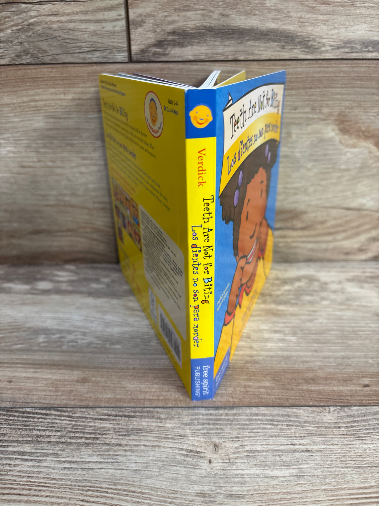 Teeth Are Not for Biting / Los Dientes no son para Morder Board Book