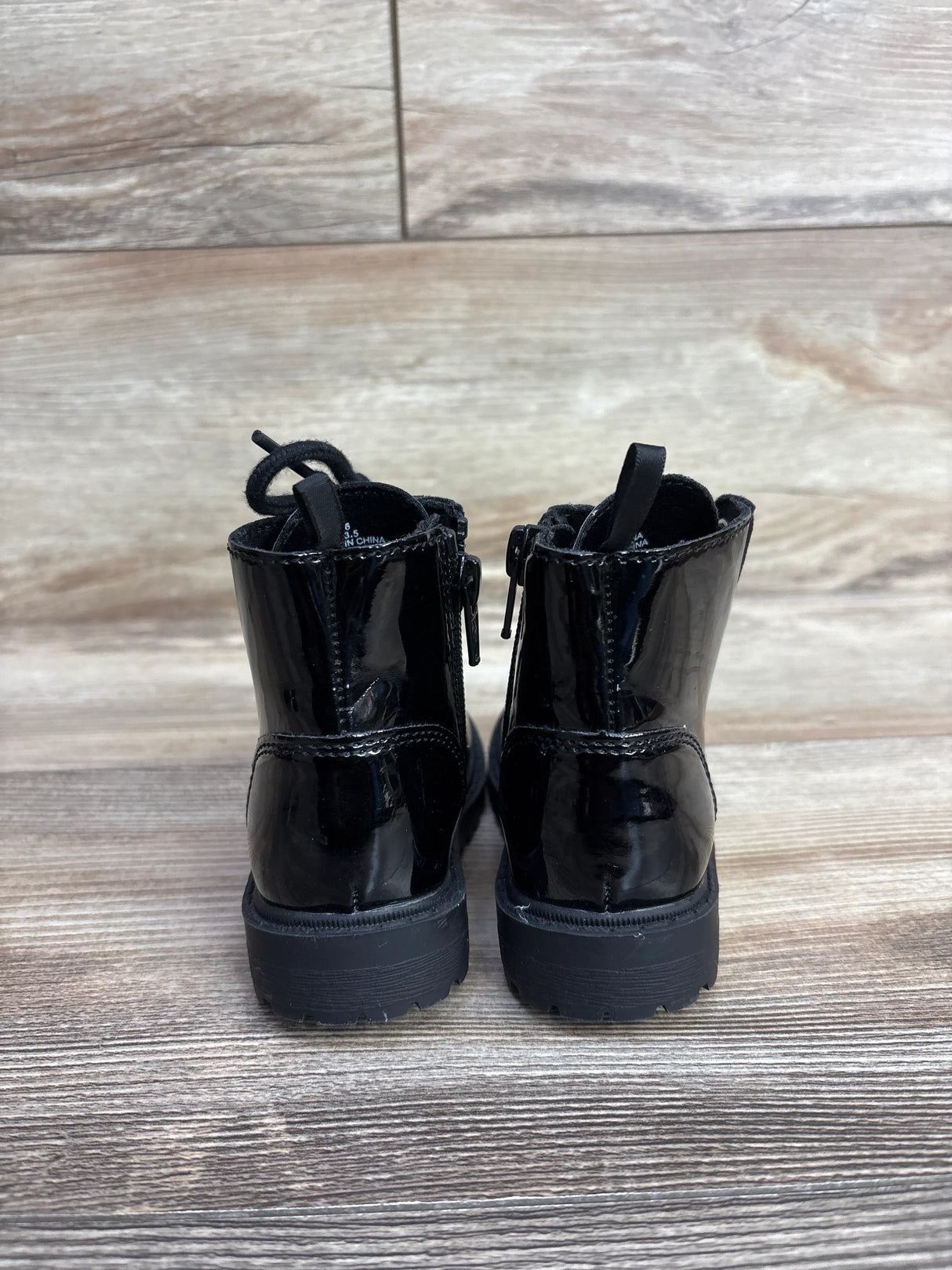 Old Navy Faux-Patent Leather Lace-Up Boots Black sz 6c