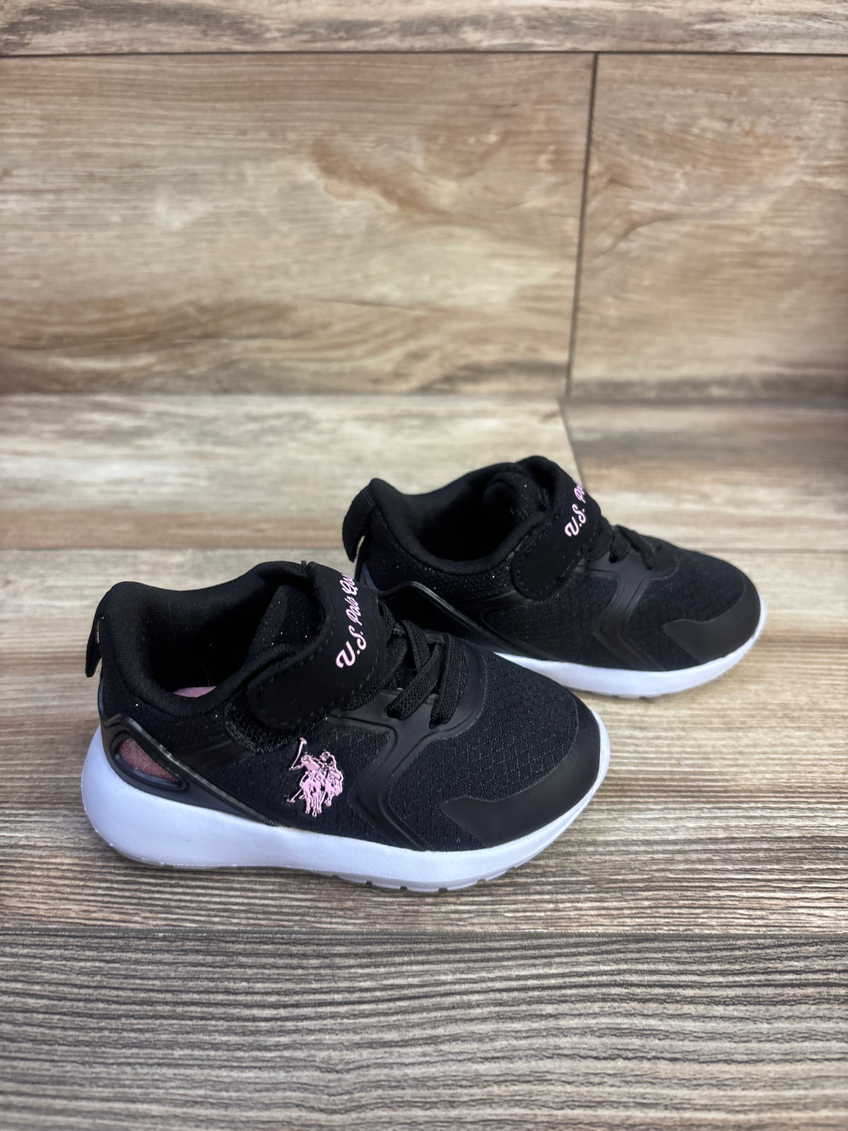 U.S. Polo Assn. Glitter Sneakers Black sz 5c