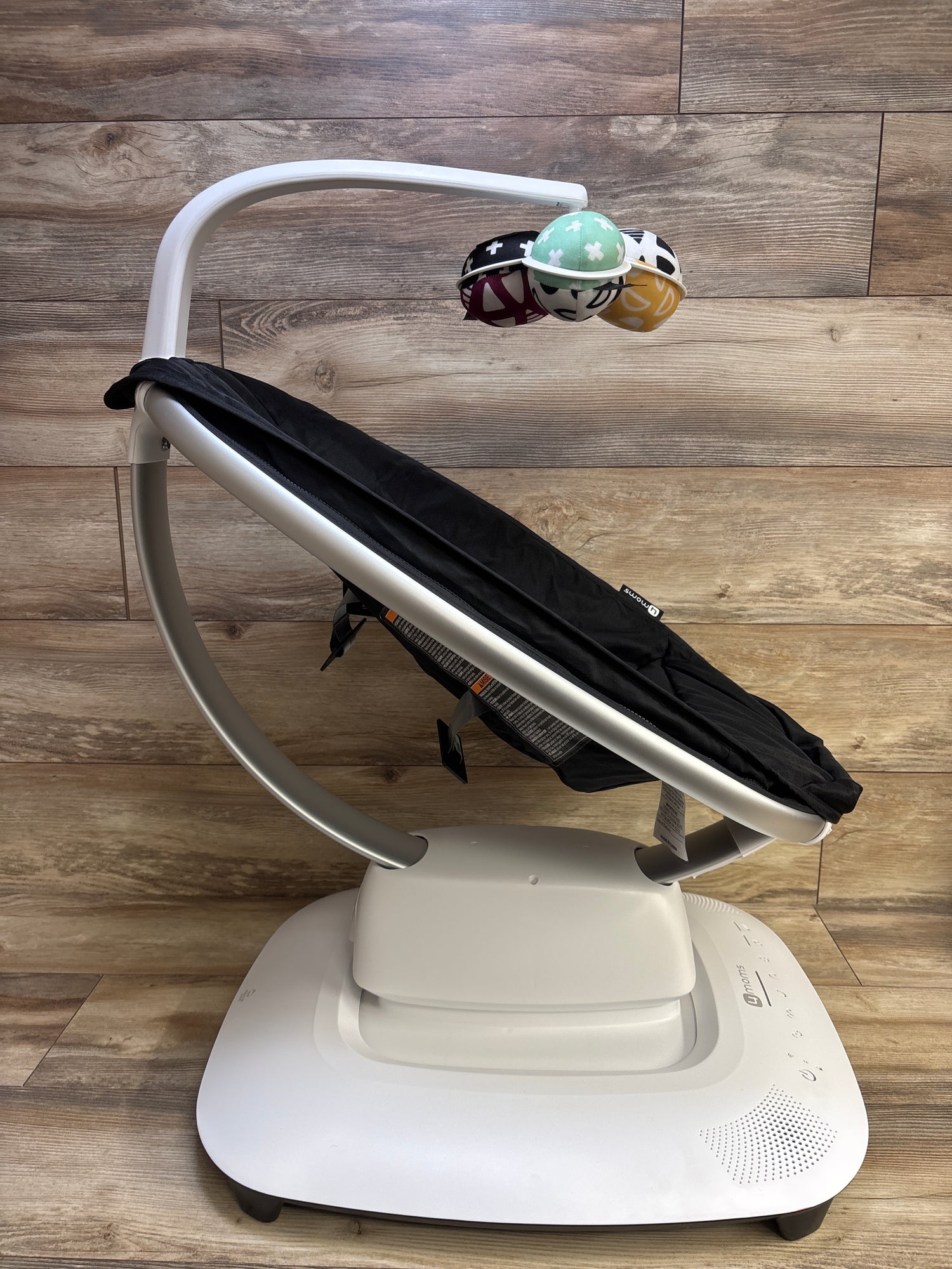 4moms mamaRoo Multi-Motion Baby Swing Smart Connectivity in Black