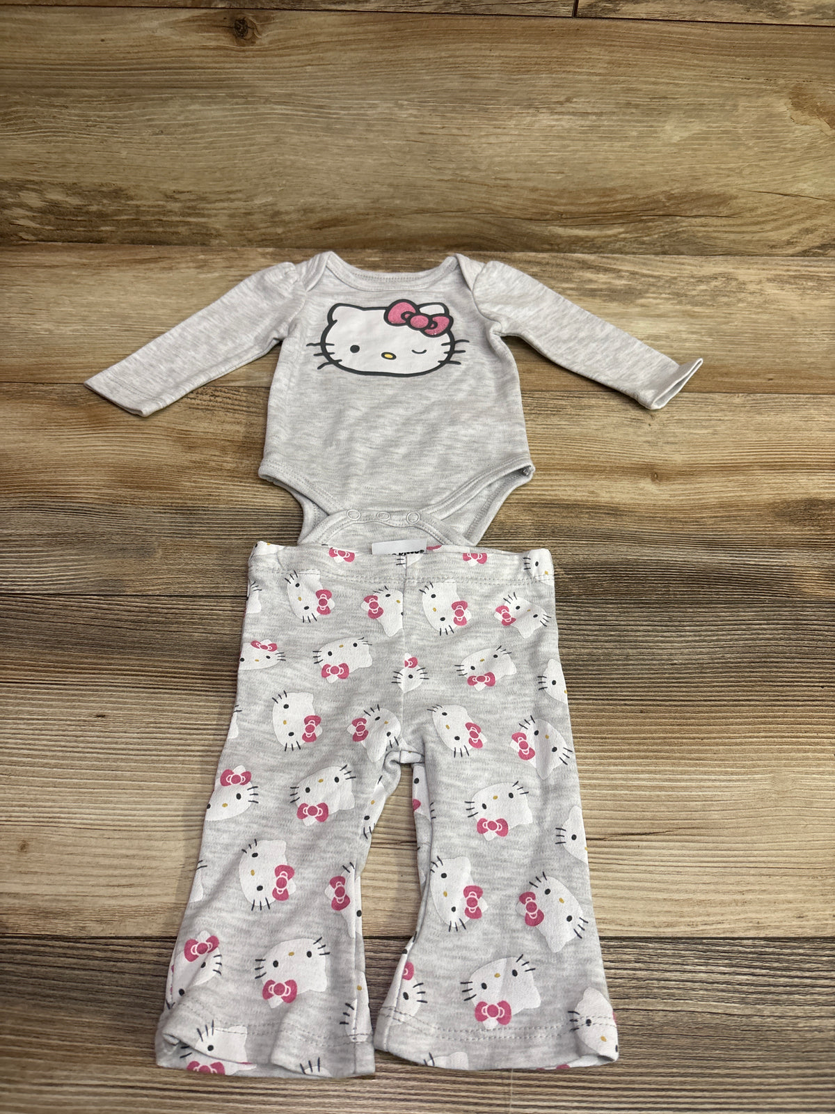 Hello Kitty 2pc Long Sleeve Bodysuit & Flare Pants Set Grey sz 3m