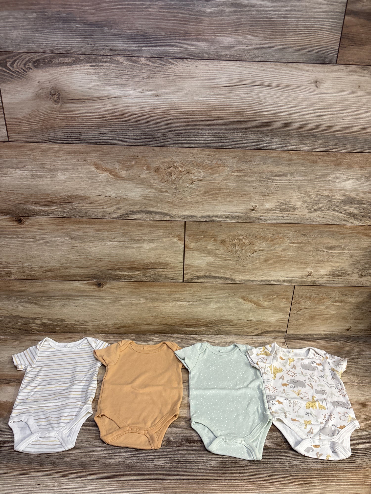 DreamGro 4pk Bodysuits White sz 3-6m