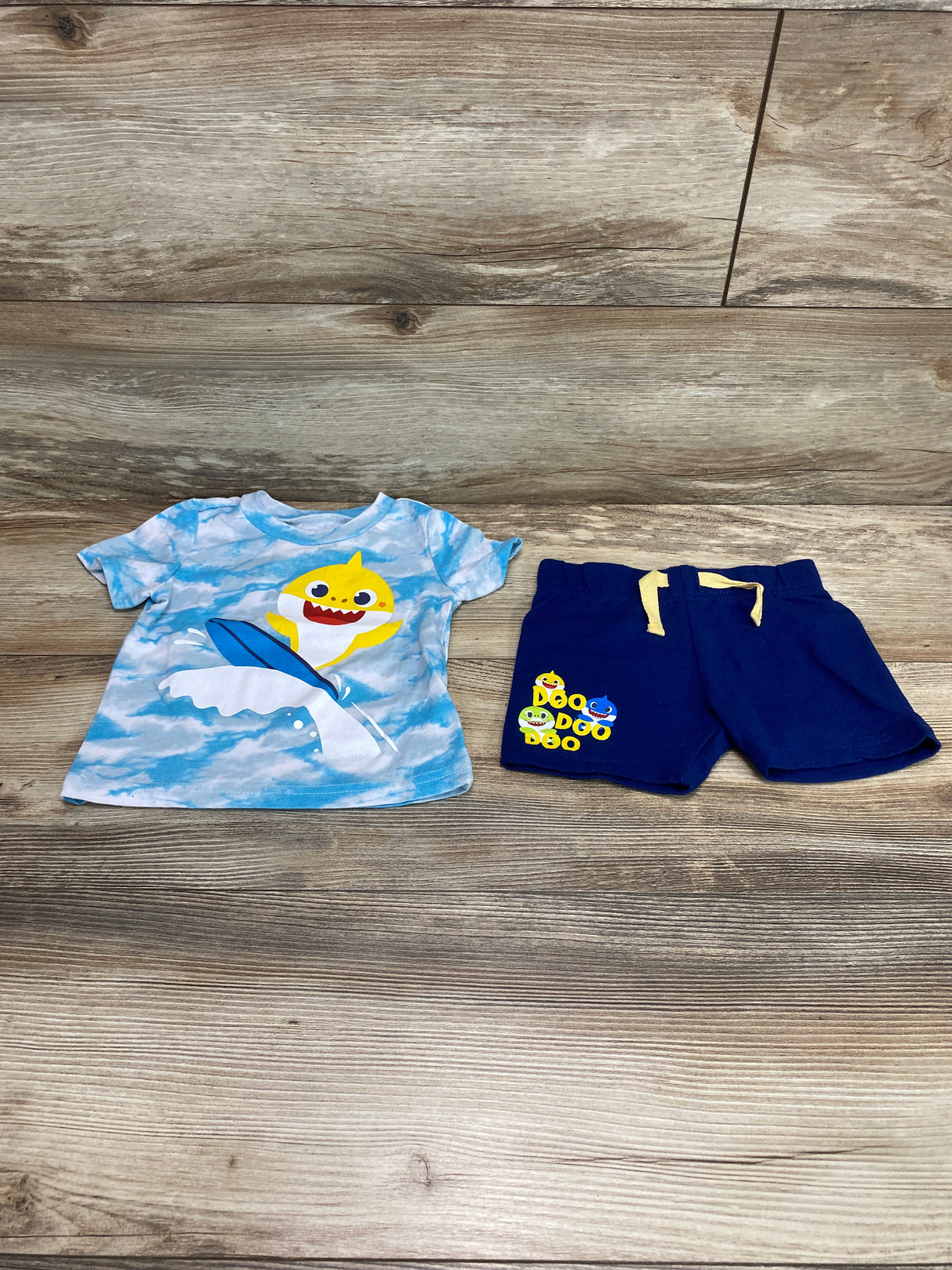 Pinkfong Baby Shark 2pc Shirt & Shorts Blue sz 12m