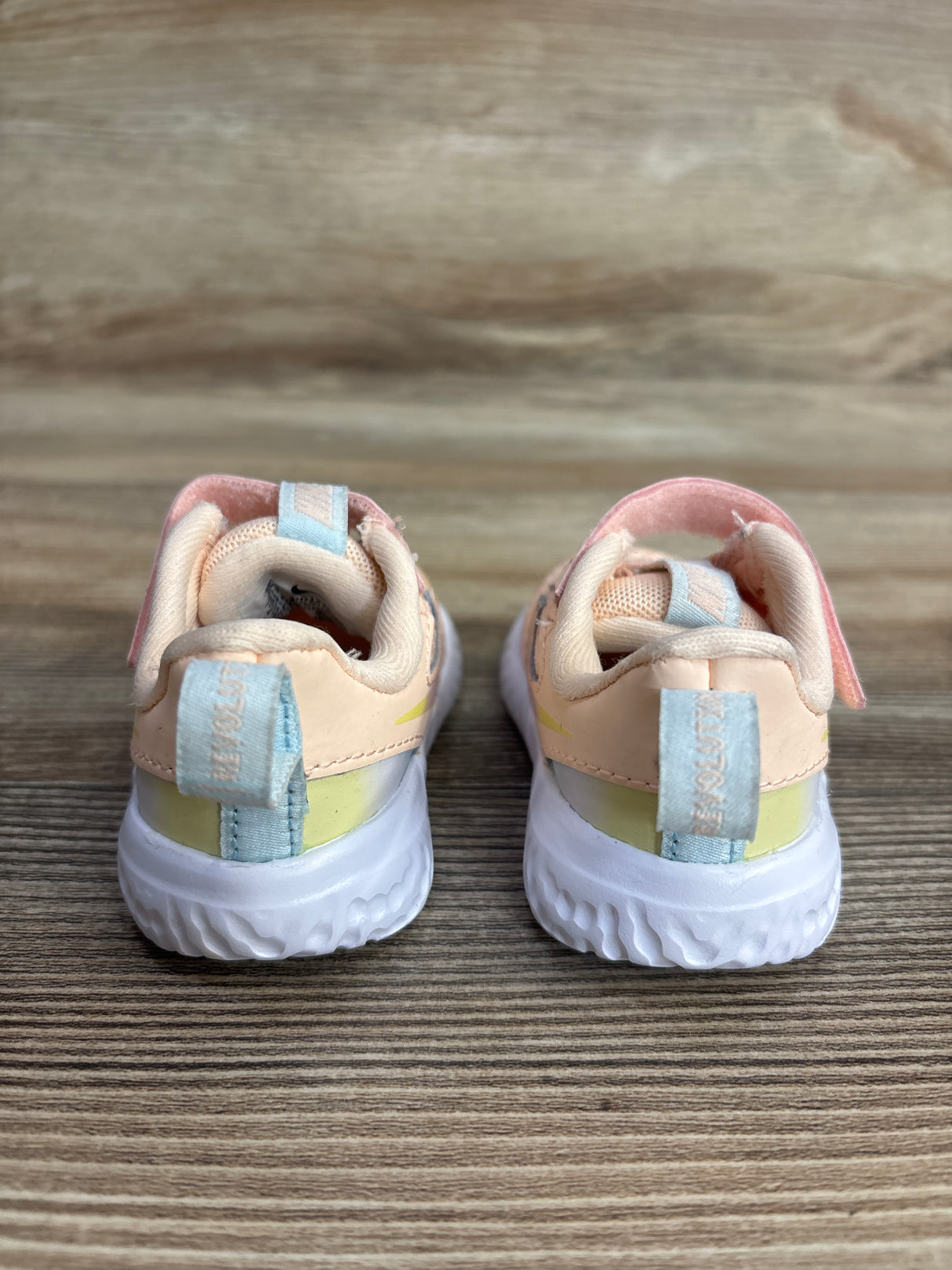 Nike Revolution 5 SE TD 'Crimson Tint Multi' Sneakers sz 2c