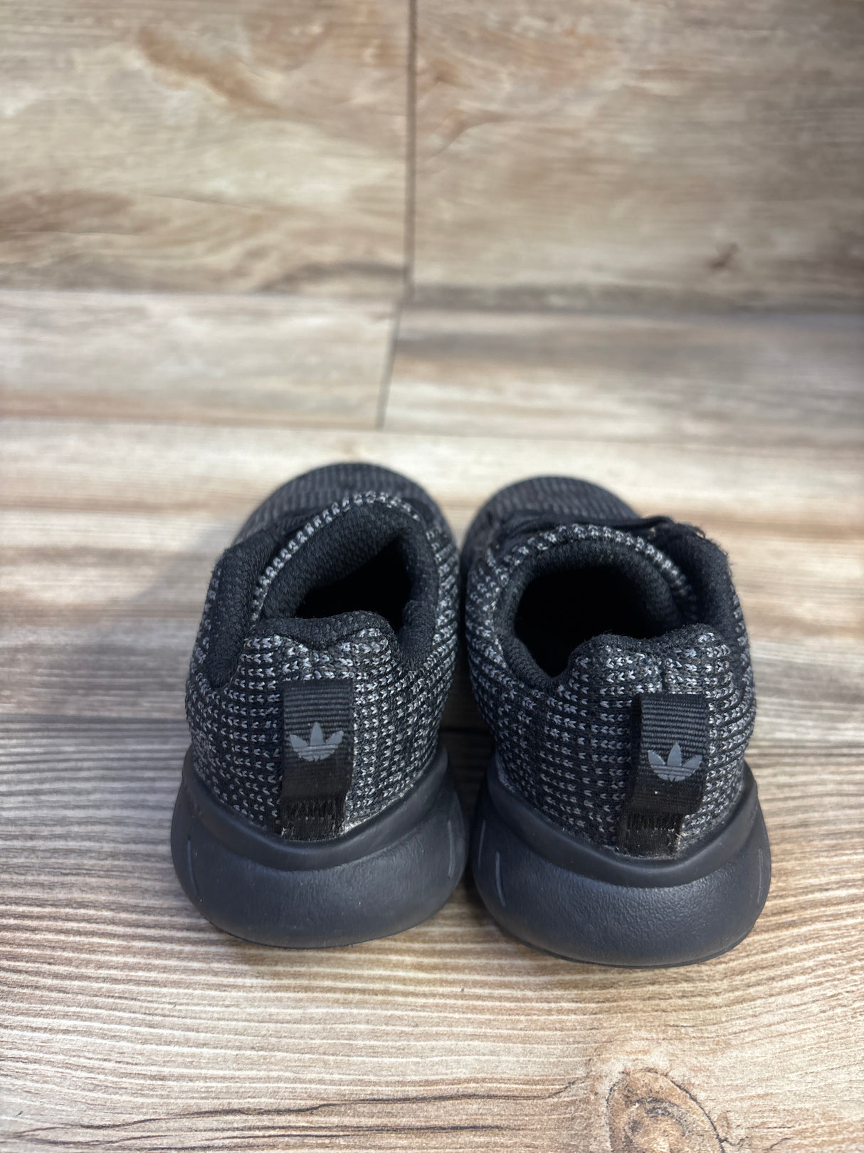 Adidas Swift Run 22 Sneakers Black sz 8c