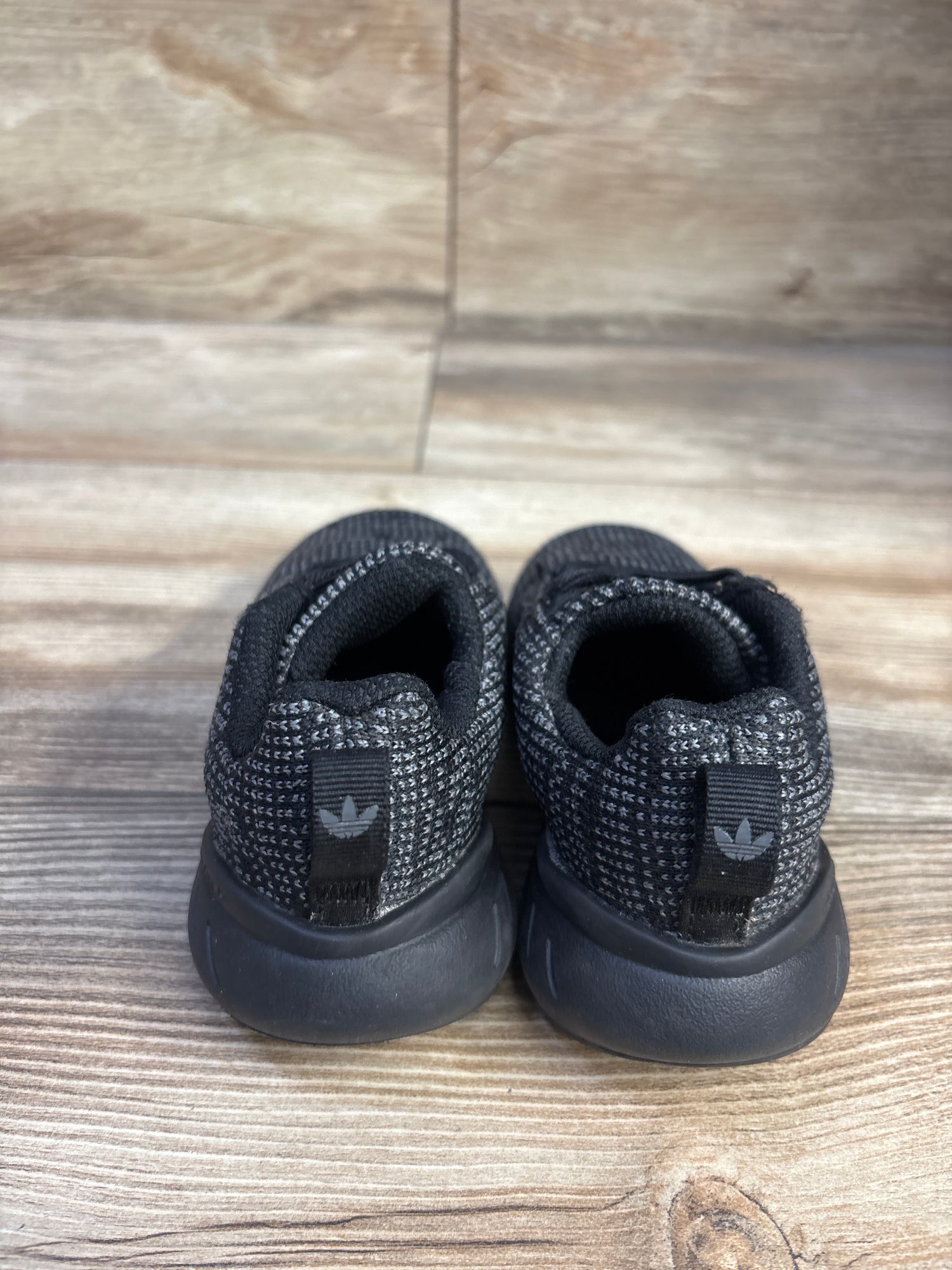 Adidas Swift Run 22 Sneakers Black sz 8c