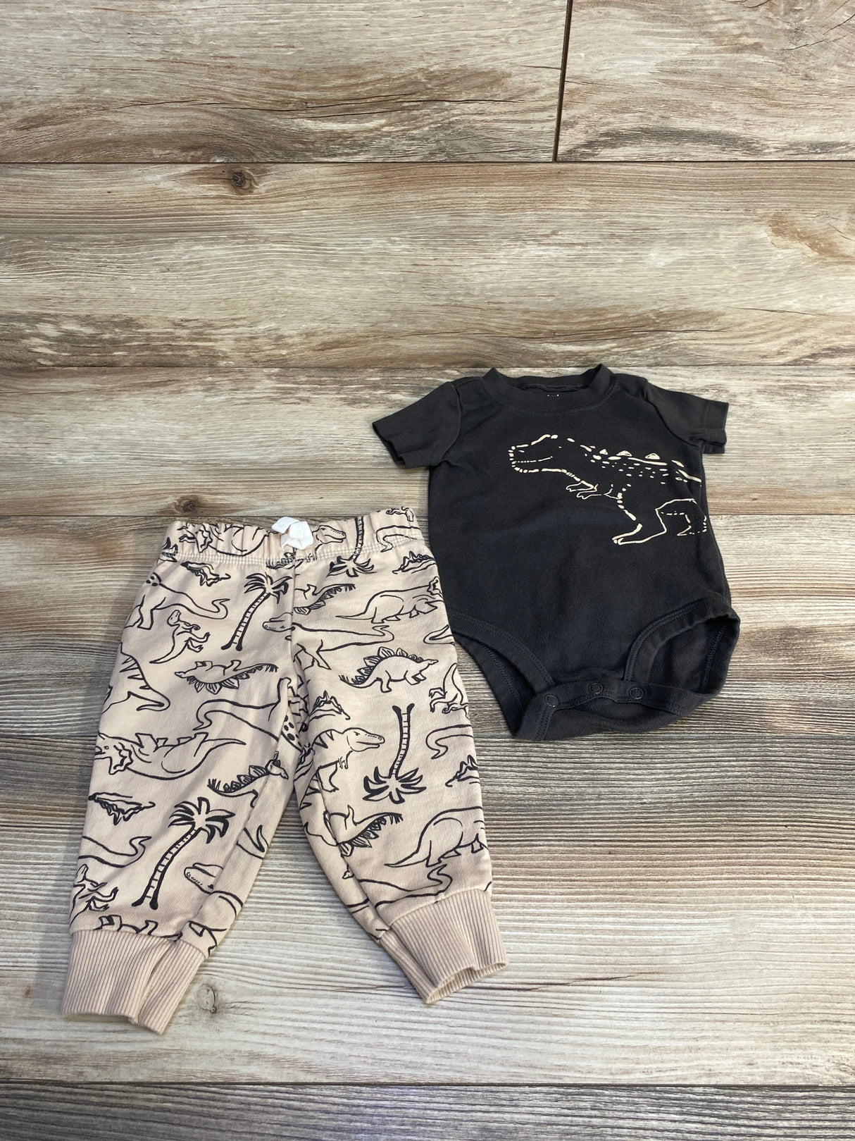 Carter's 2pc Dinosaur Bodysuit & Pants Grey sz 6m