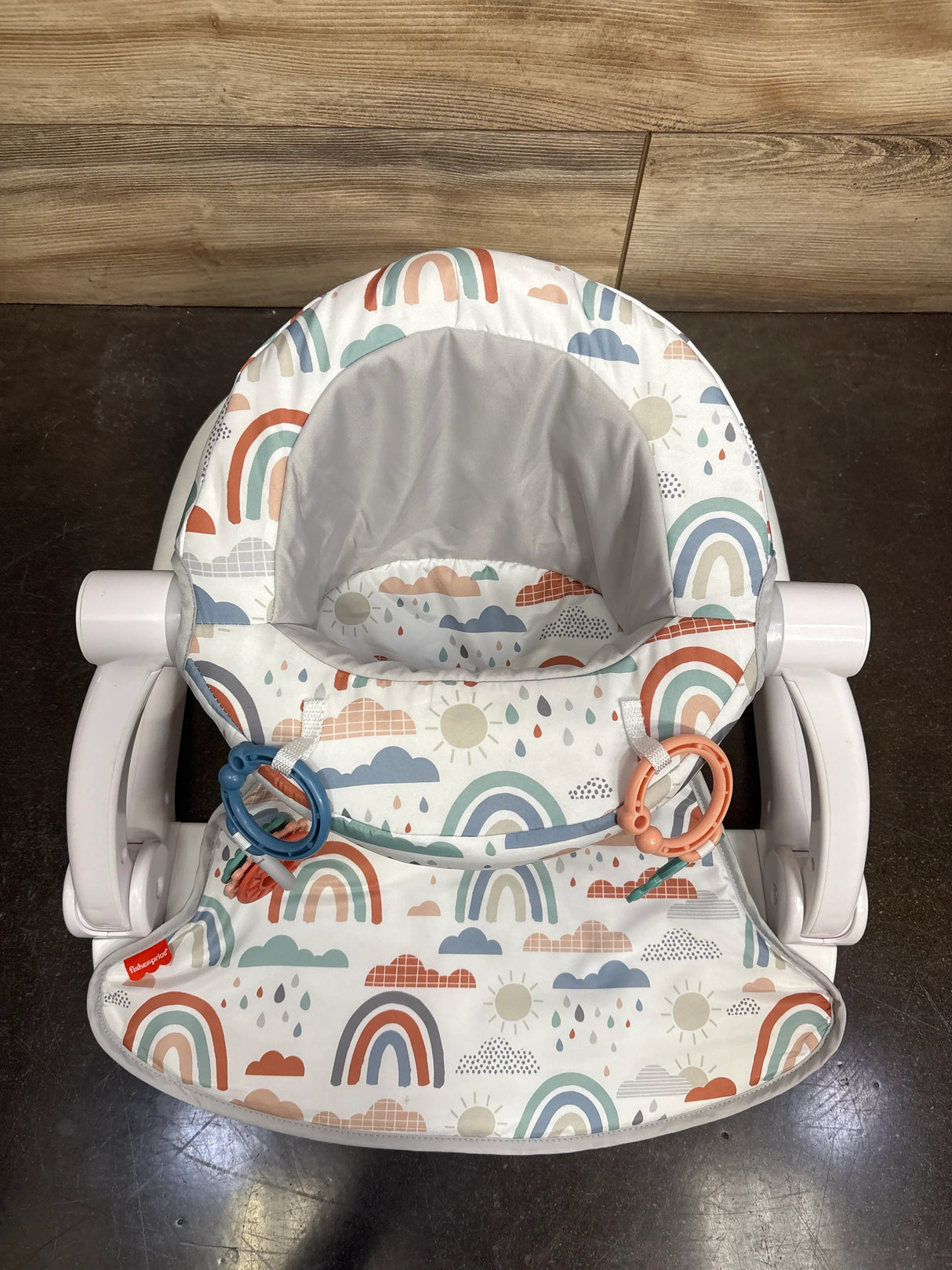 Fisher Price Sit-Me-Up Floor Seat in Rainbow Showers