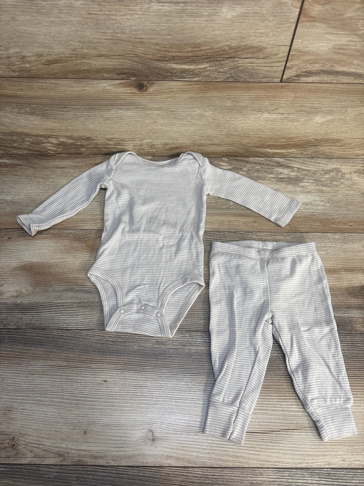 Carter's 2pc Striped Bodysuit & Bottoms Set Grey sz 6m