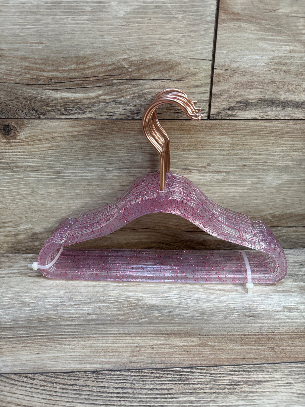 Concepts 14pk 11.5'' Acrylic Glitter Hangers, Pink
