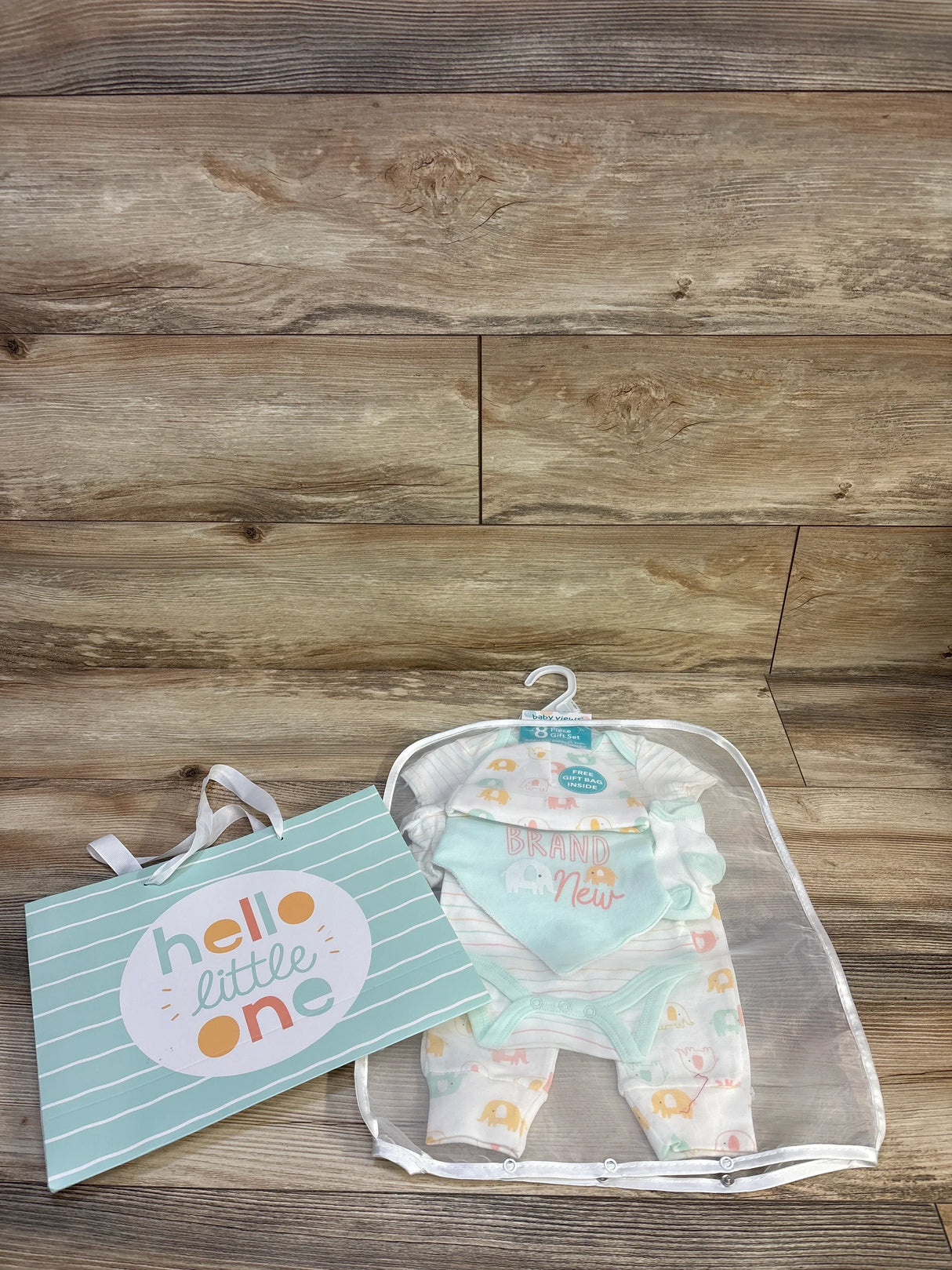NEW Baby Views 8pc Gift Set White sz 0-3m