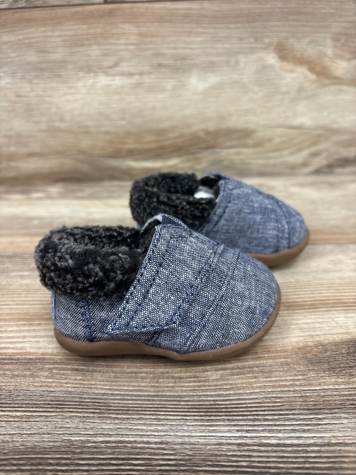Toms Tiny House Slippers in Blue Chambray sz 2c