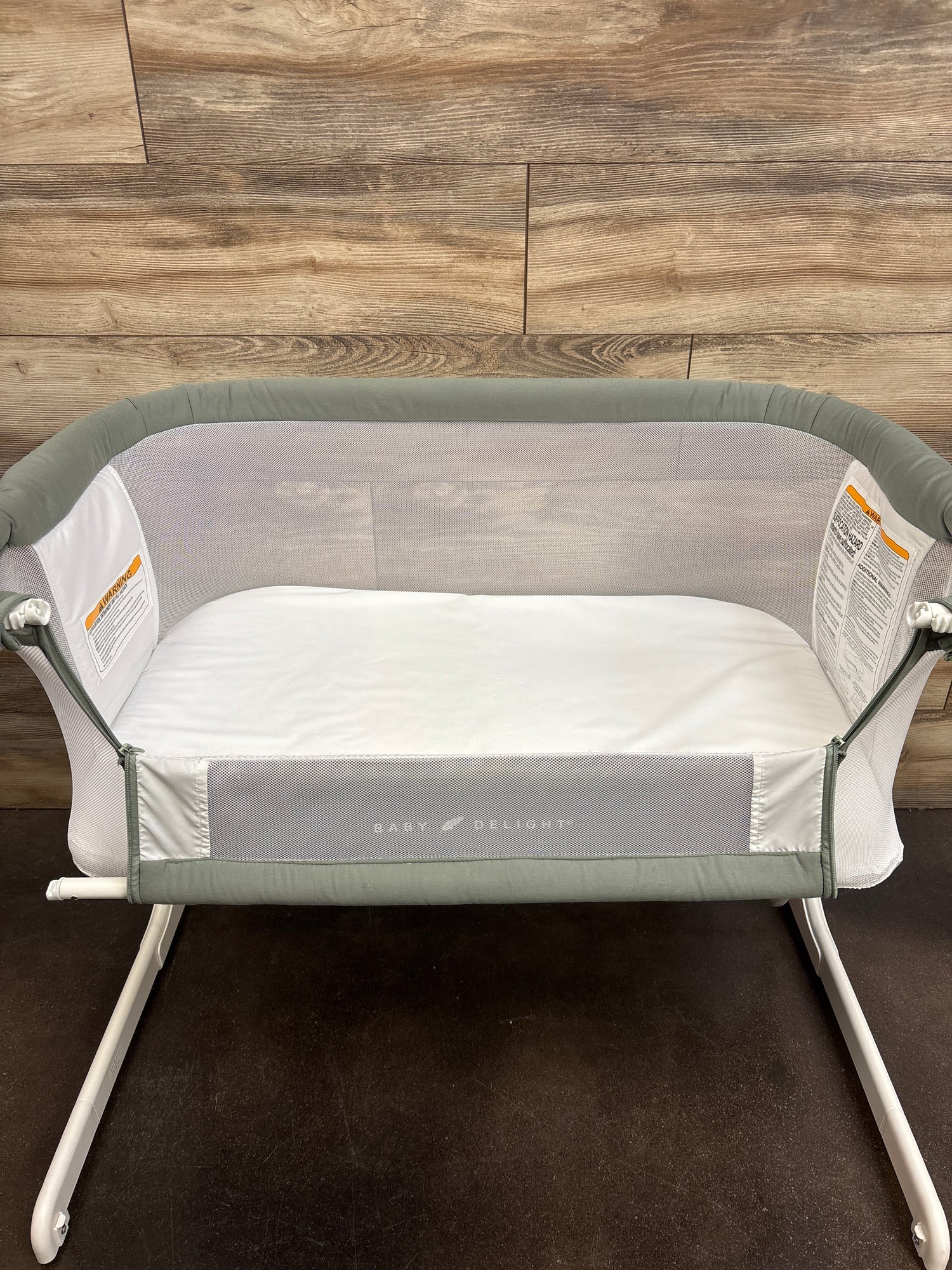 Baby Delight Beside Me Dreamer Bedside Bassinet in Sage
