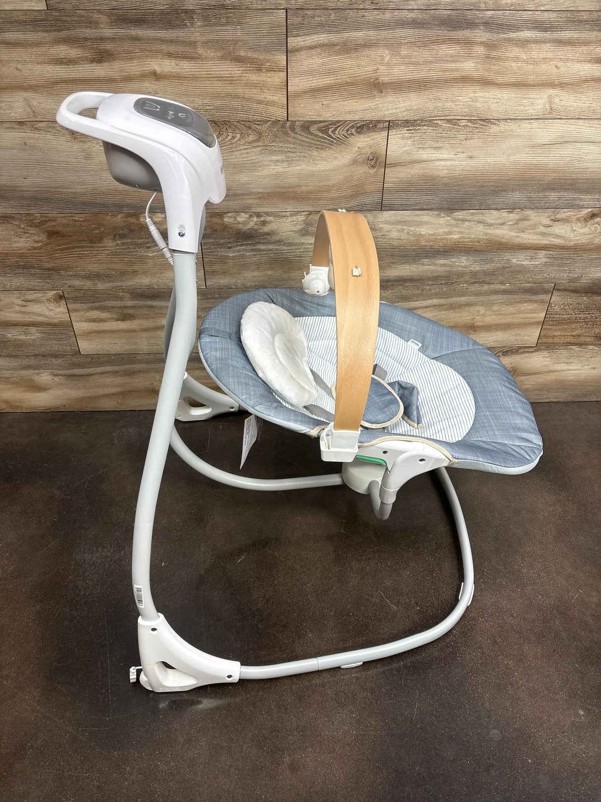 Ingenuity SimpleComfort Compact Swing with Wood Toy Bar - Chambray