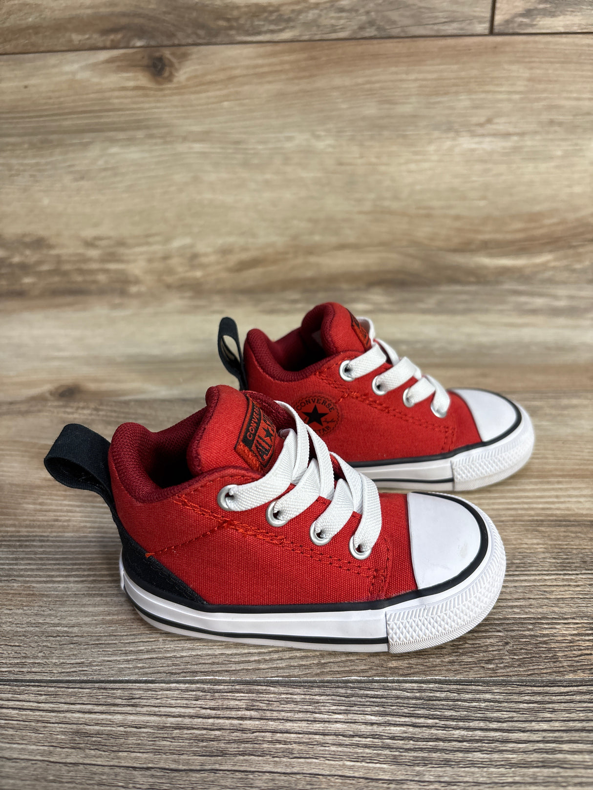 Converse Chuck Taylor All Star Axel Sneakers, Red sz 4c