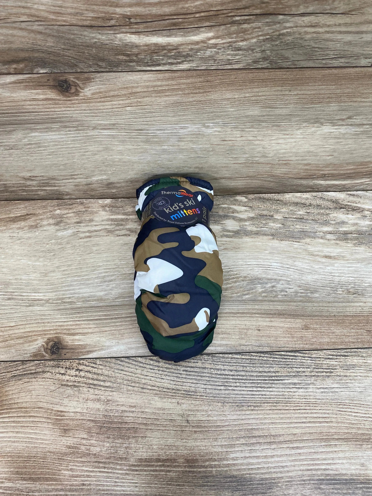 NEW ThermaWear Kid's Ski Green Camo Mittens