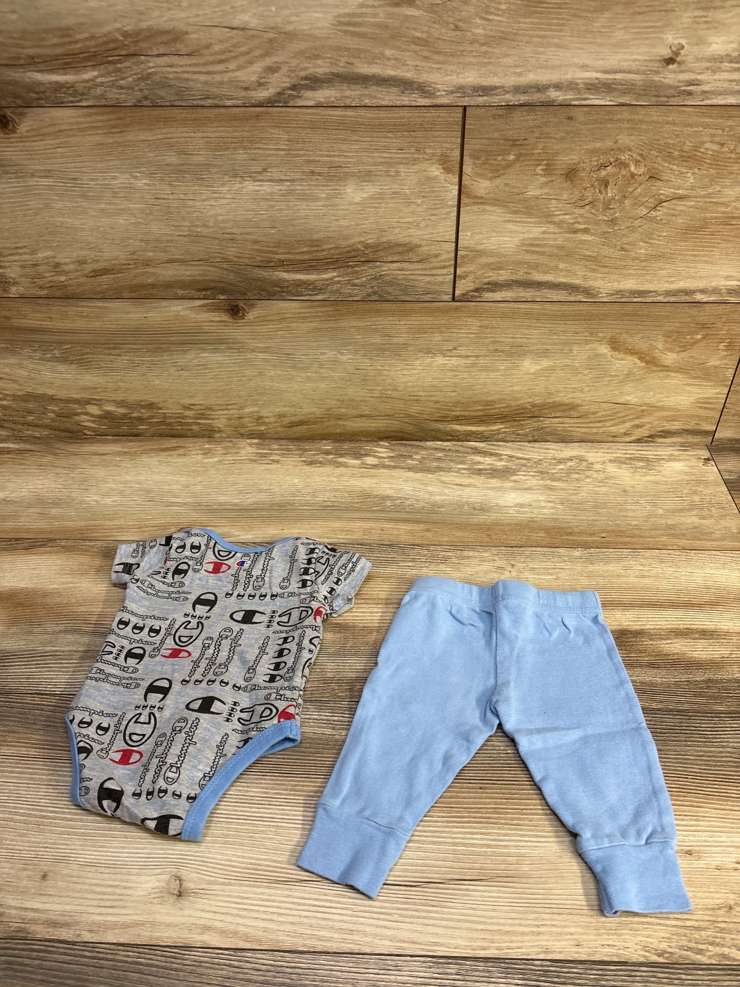 Champion 2pc Bodysuit & Pants Set Grey sz 3m