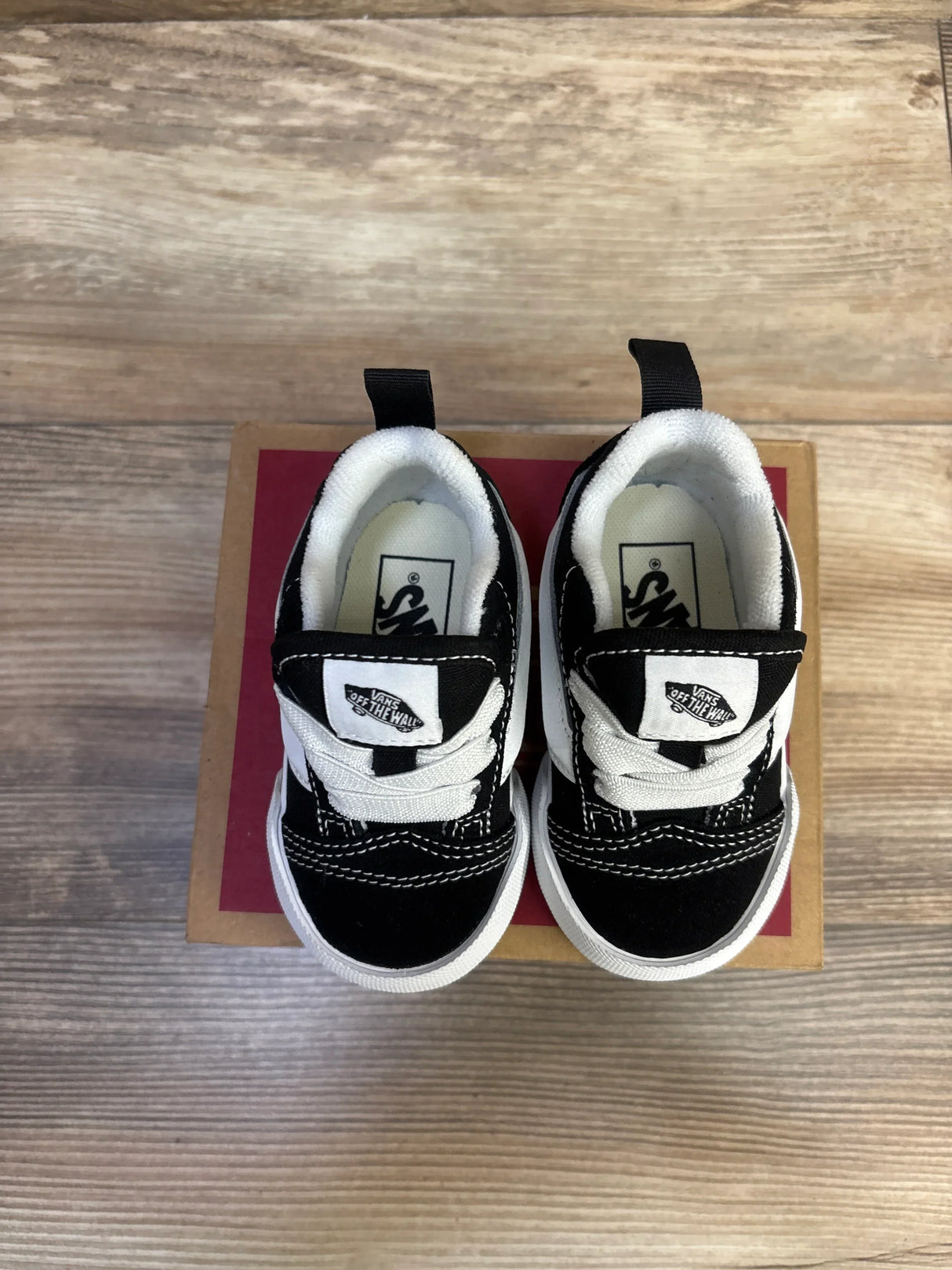 NEW Vans Knu Skool Elastic Lace Sneakers Black/True White sz 4c