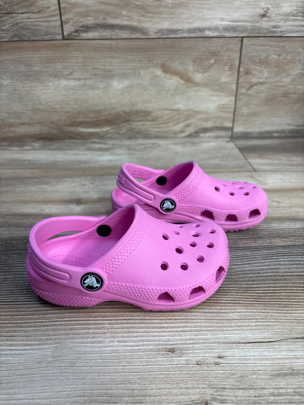 Crocs Classic Clogs Pink sz 9c - Me n Mommy To Be