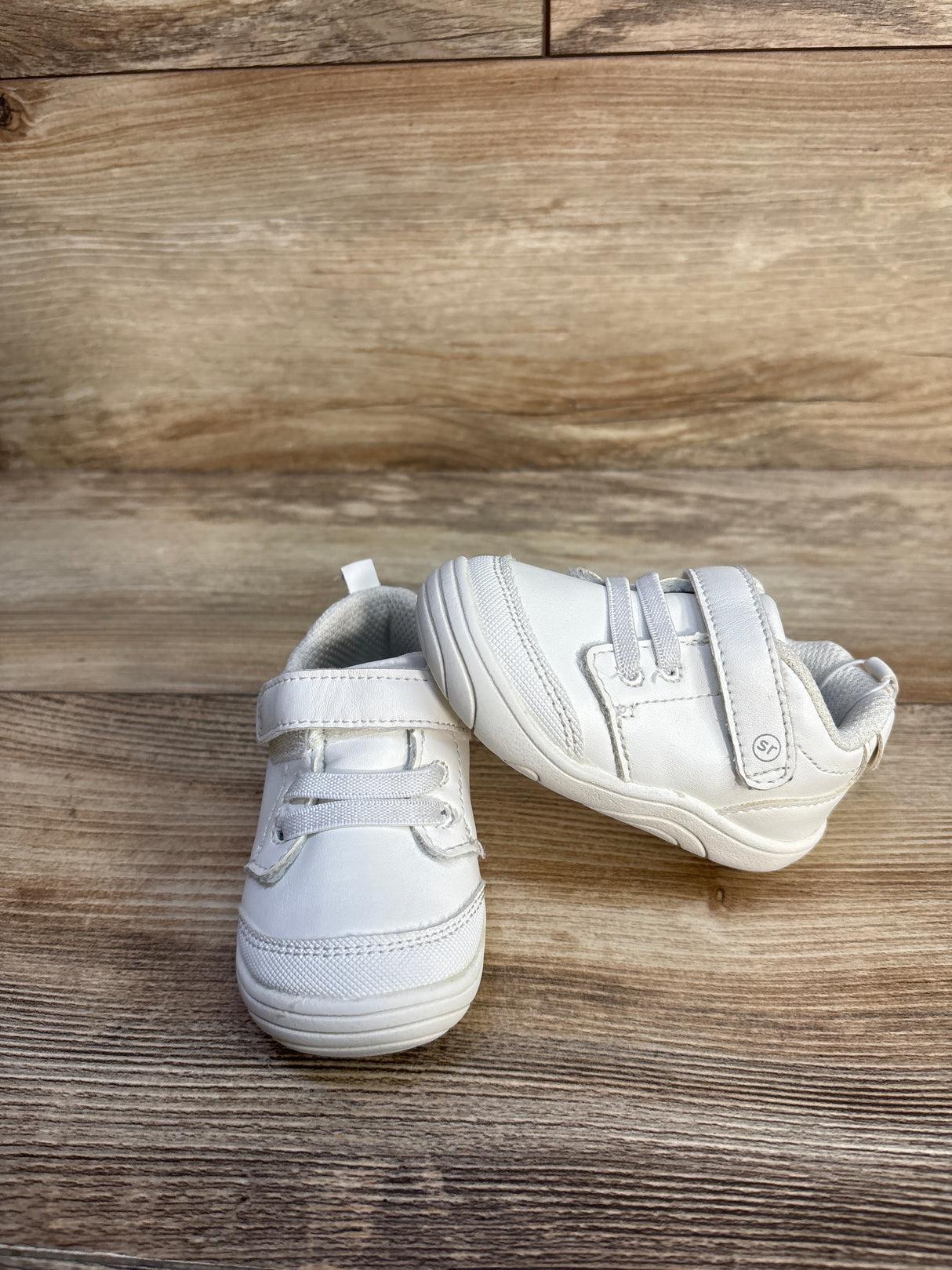 Stride Rite Taye 2.0 Sneaker White sz 5c