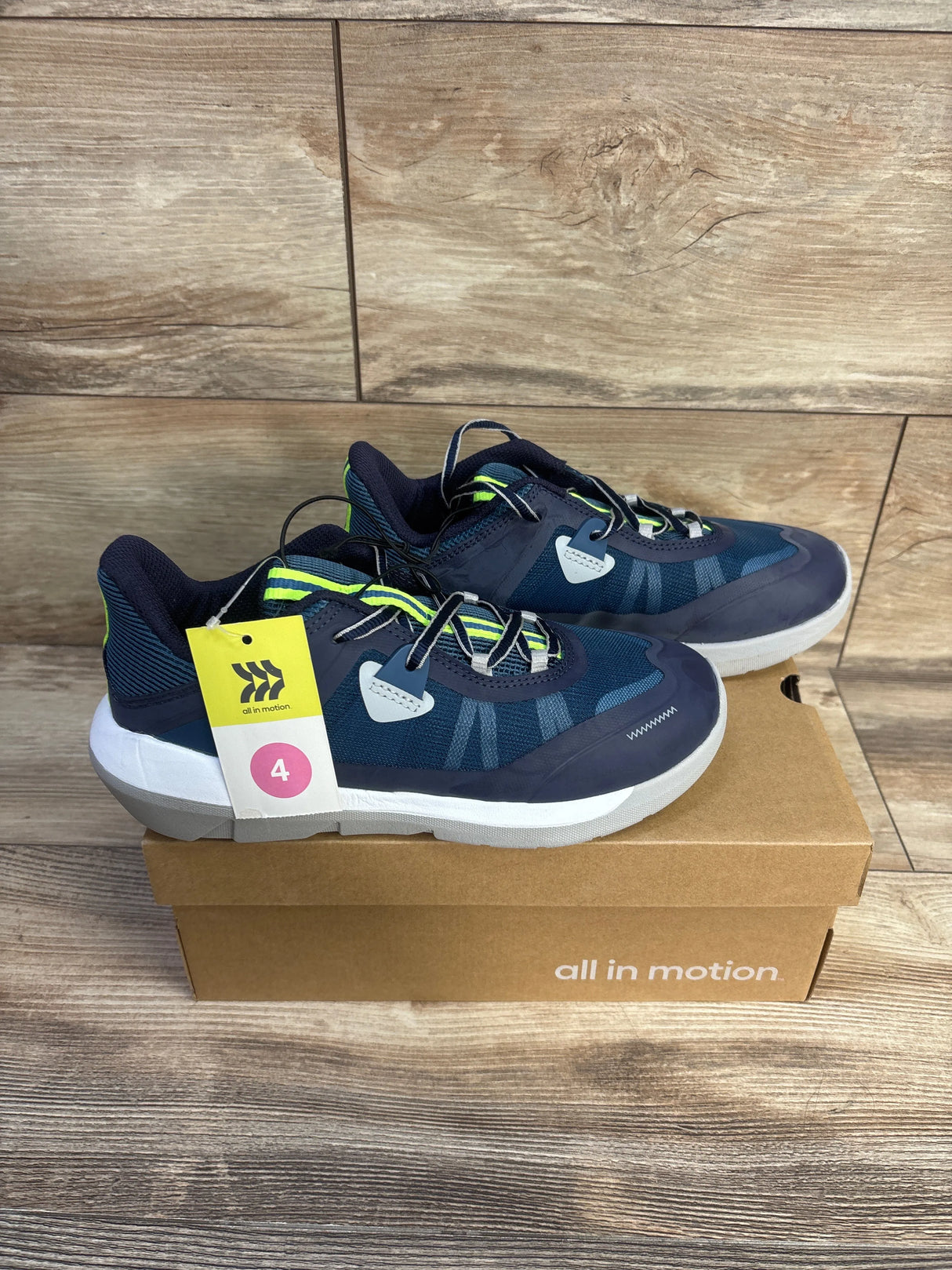 NEW All In Motion Avery Sneakers Blue sz 4Y